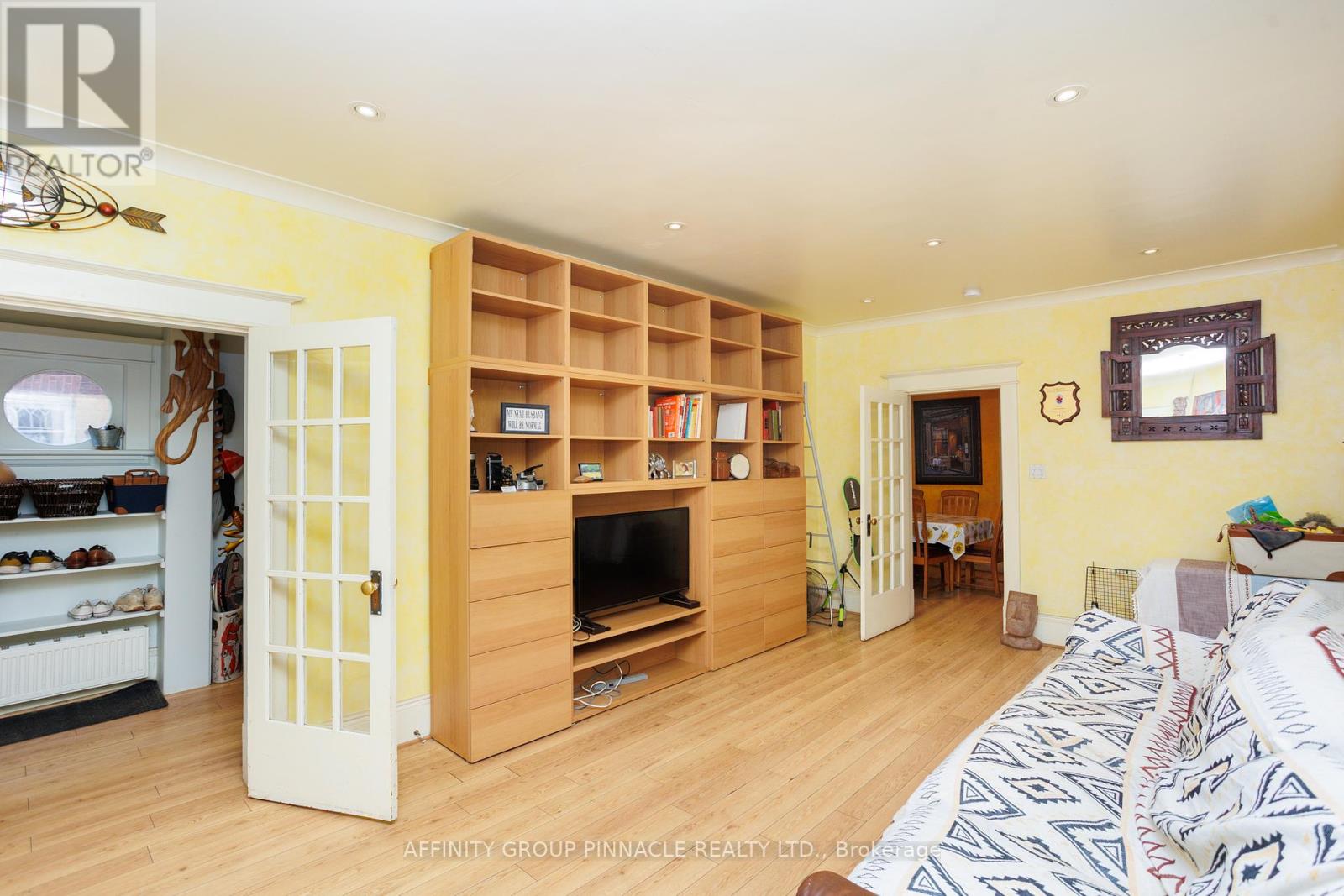 25 Francis Street, Kawartha Lakes, Ontario K9V 5R8 - Photo 12 - X12185832