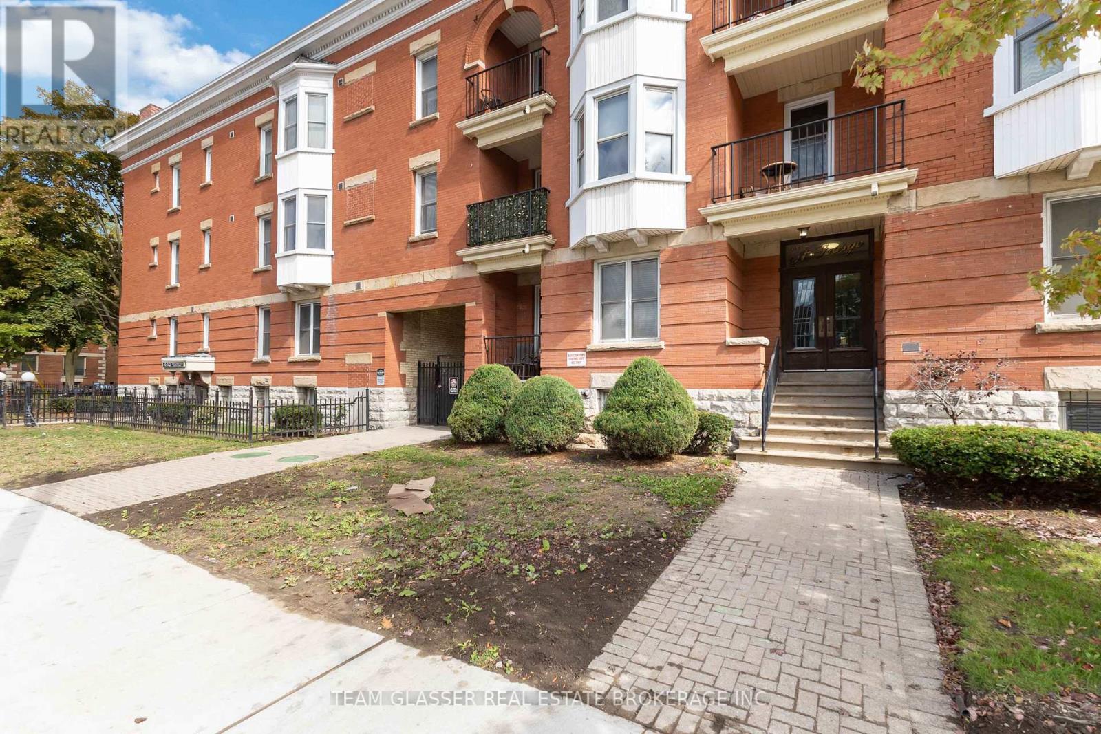 303 - 440 Wellington Street, London East, Ontario  N6A 3P2 - Photo 2 - X12185861