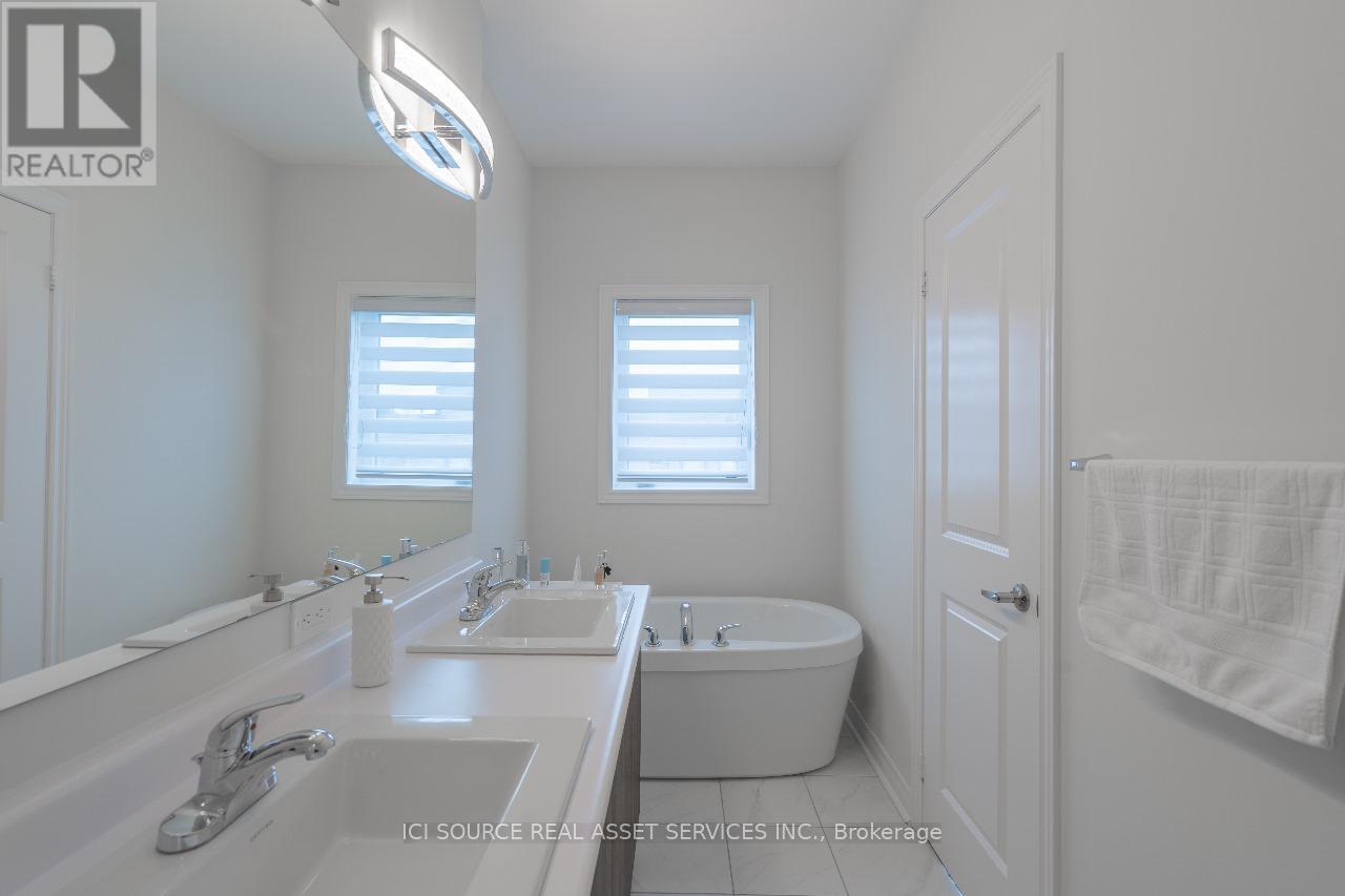 131 Lebovic Campus Drive, Vaughan, Ontario  L6A 5A4 - Photo 14 - N12149543