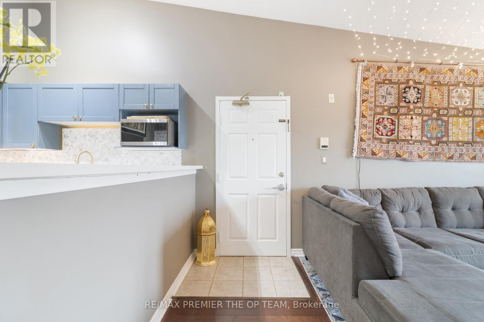 404 - 1440 Bishops Gate, Oakville (Ga Glen Abbey), Ontario  L6M 4M9 - Photo 14 - W12185716