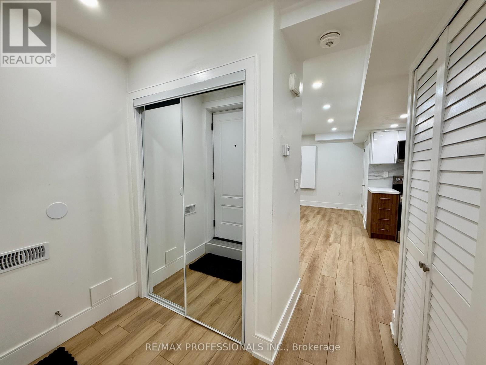 (Lower) - 885b Dovercourt Road, Toronto, Ontario  M6H 2X6 - Photo 11 - W12185724