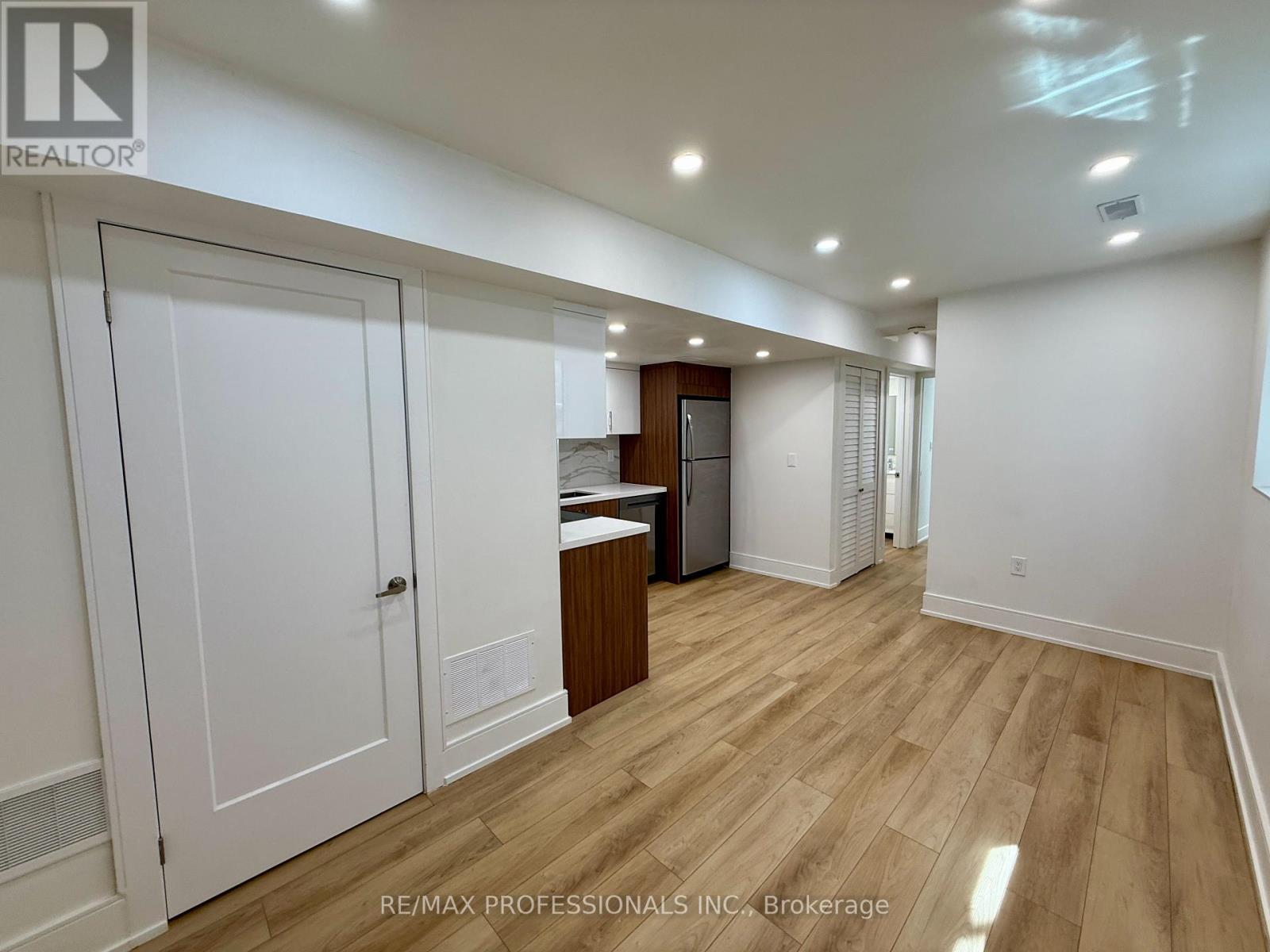 (Lower) - 885b Dovercourt Road, Toronto, Ontario  M6H 2X6 - Photo 7 - W12185724