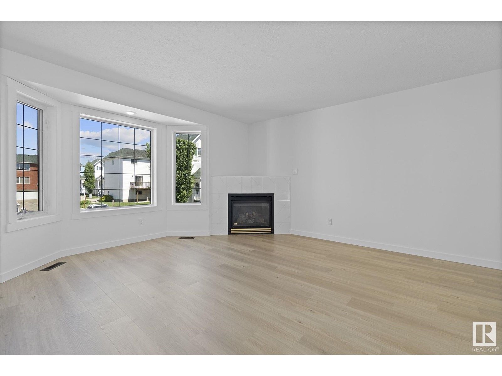 8351 160 Av Nw, Edmonton, Alberta  T5Z 3G9 - Photo 13 - E4439452