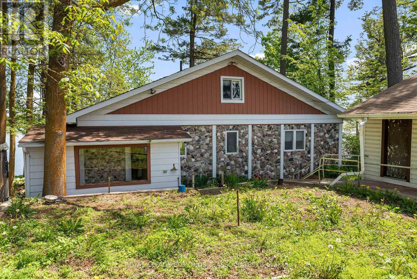 87 Cobble Stone Lane, Whitewater Region, Ontario  K0J 1K0 - Photo 3 - X12185833