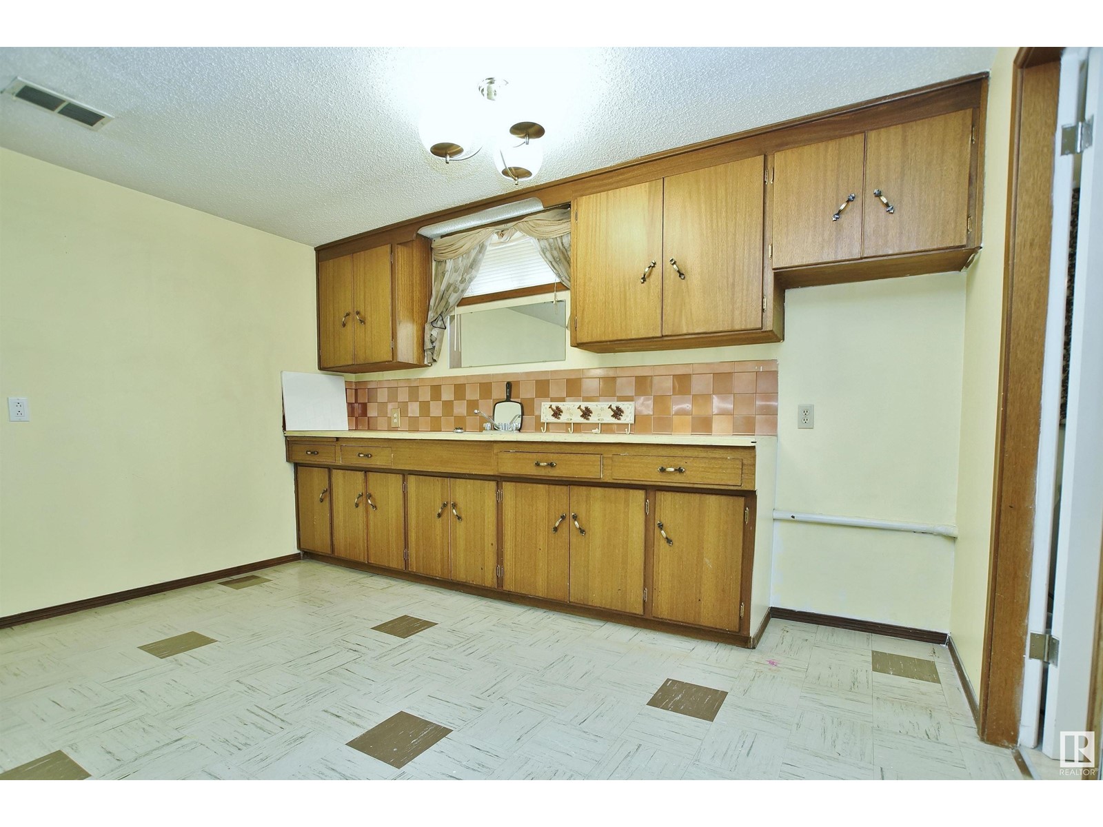 10520 130 Av Nw, Edmonton, Alberta  T5E 0S8 - Photo 25 - E4439555