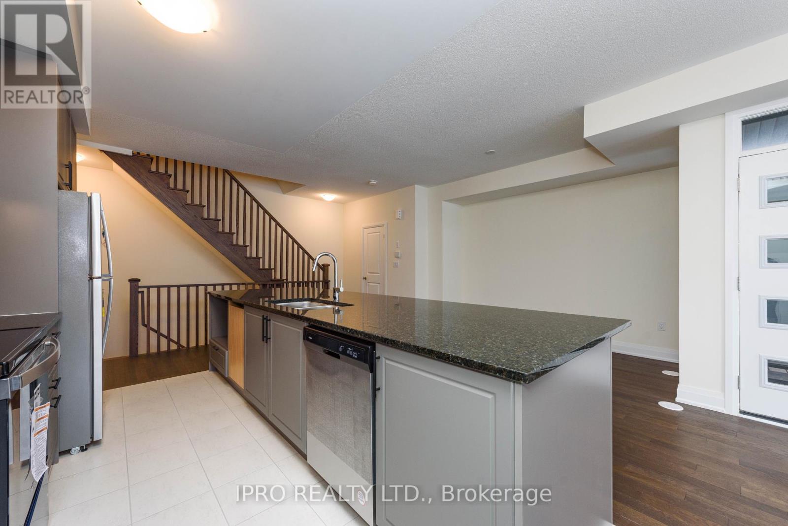 2538 Littlefield Crescent, Oakville (Ga Glen Abbey), Ontario  L6M 4G3 - Photo 10 - W12151911