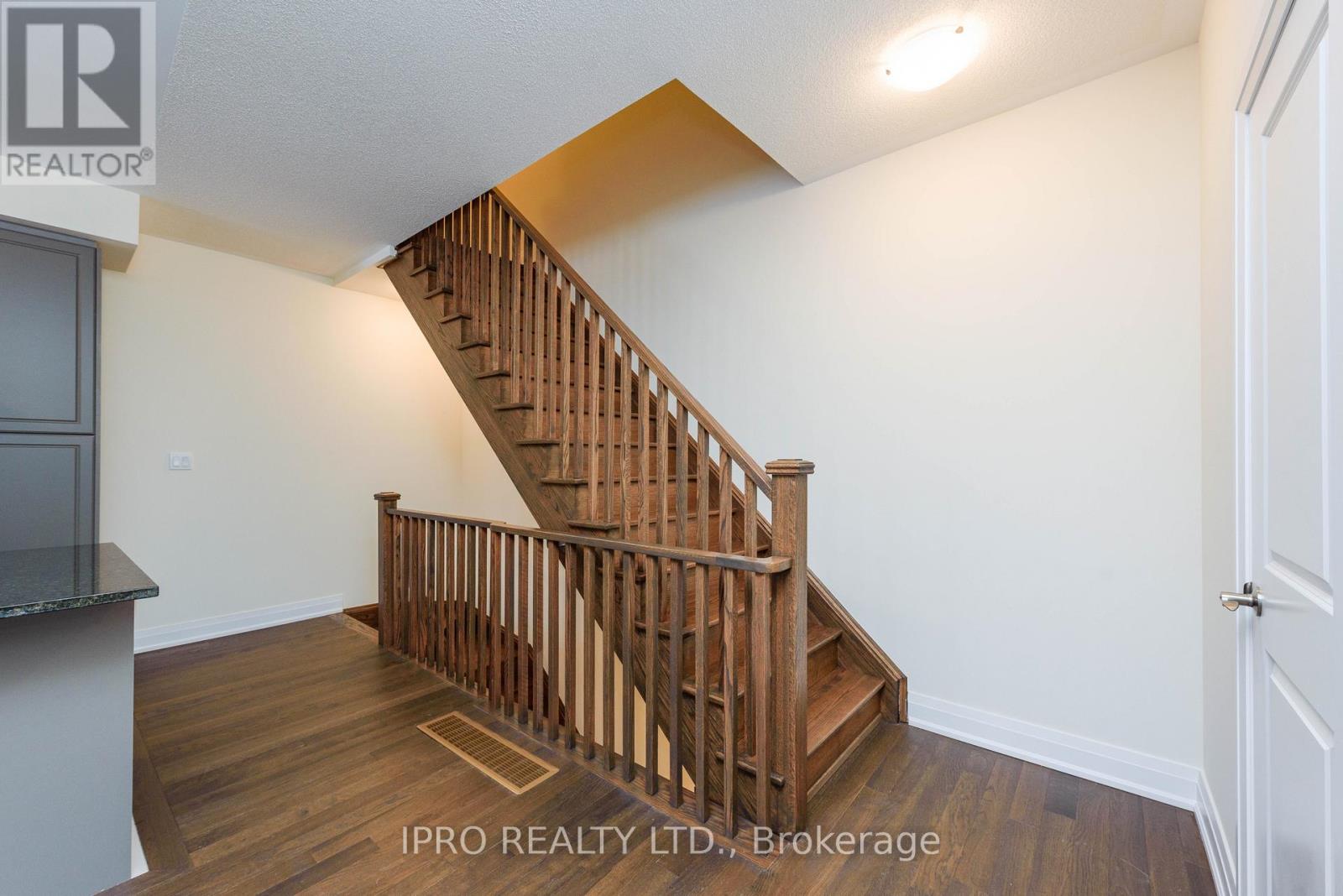 2538 Littlefield Crescent, Oakville (Ga Glen Abbey), Ontario  L6M 4G3 - Photo 21 - W12151911