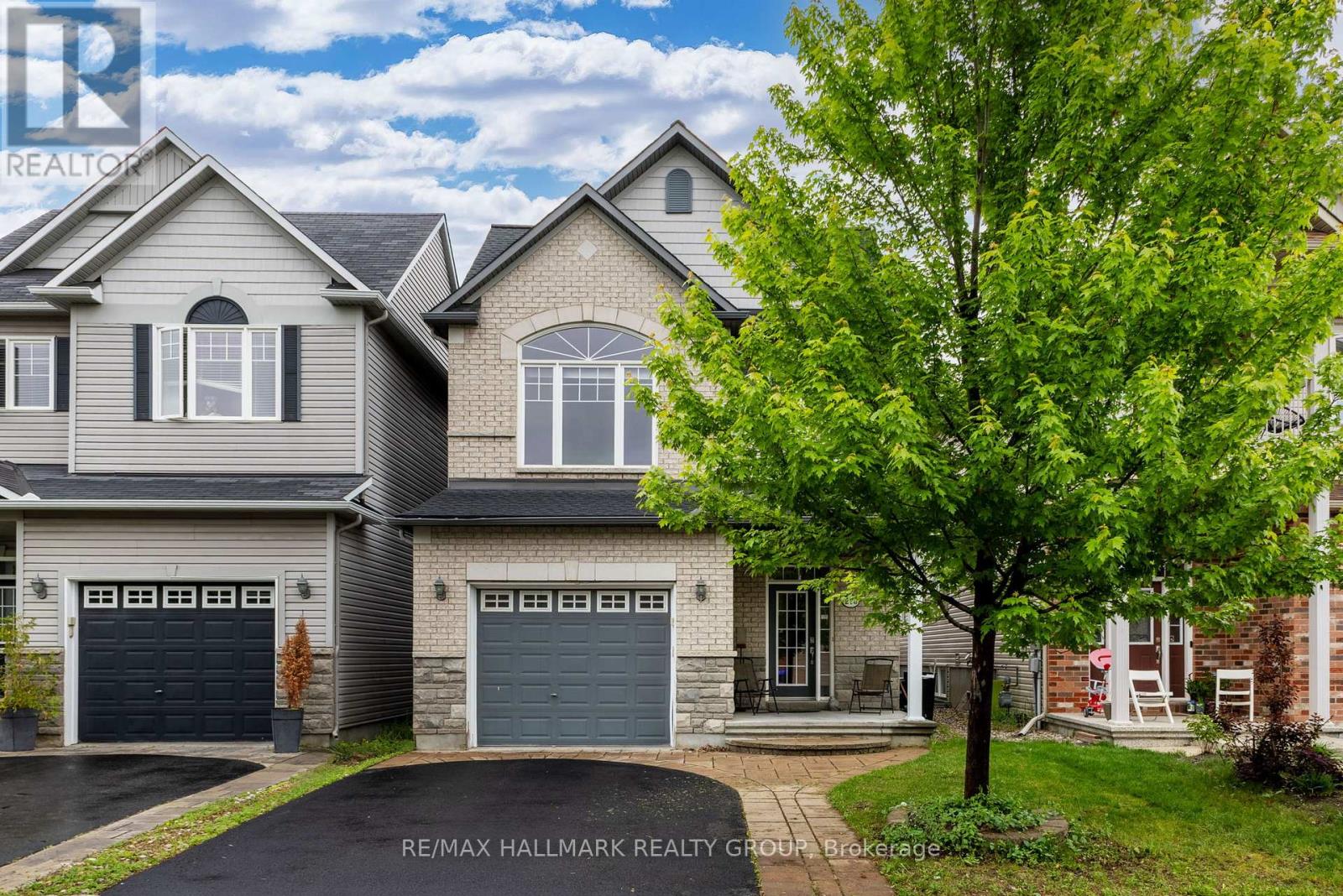 210 Broxburn Crescent, Ottawa, Ontario  K2J 0N7 - Photo 2 - X12185840