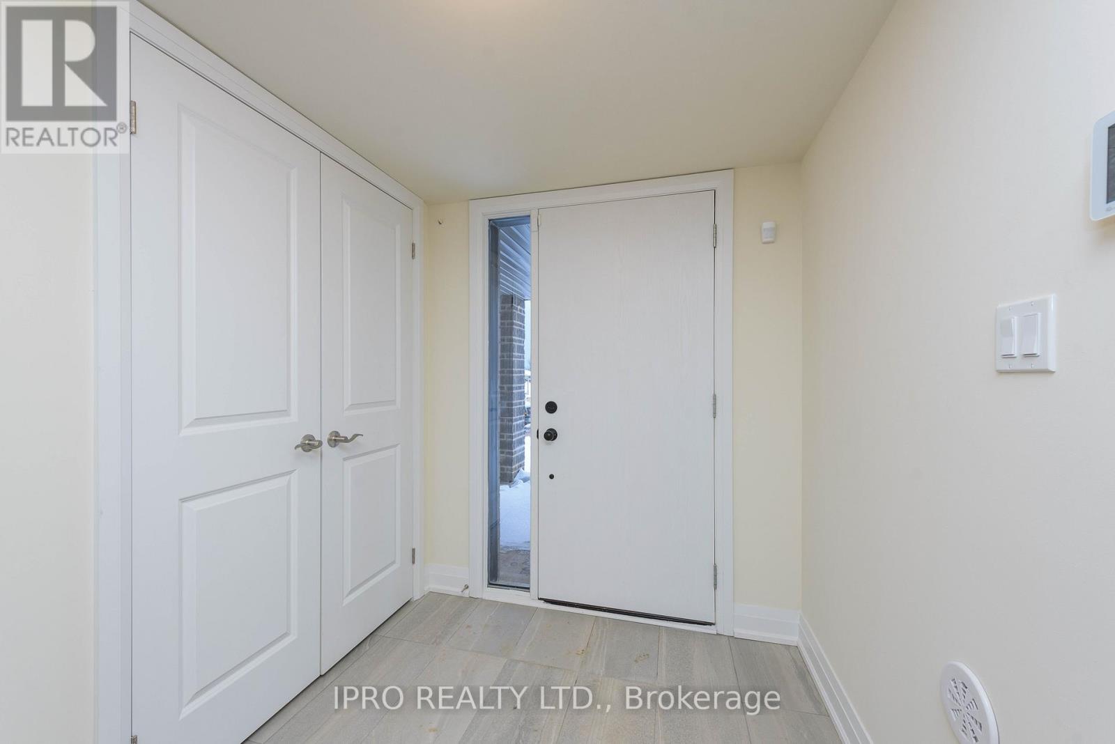 2538 Littlefield Crescent, Oakville, Ontario  L6M 4G3 - Photo 5 - W12151911