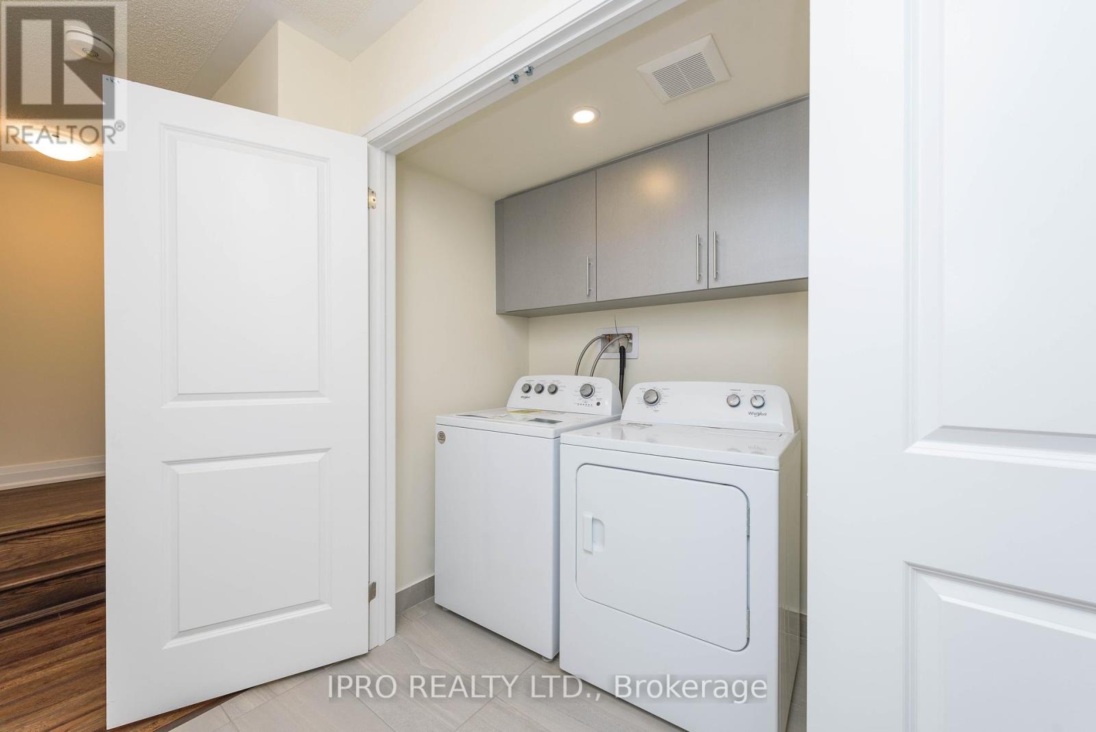2538 Littlefield Crescent, Oakville (Ga Glen Abbey), Ontario  L6M 4G3 - Photo 6 - W12151911