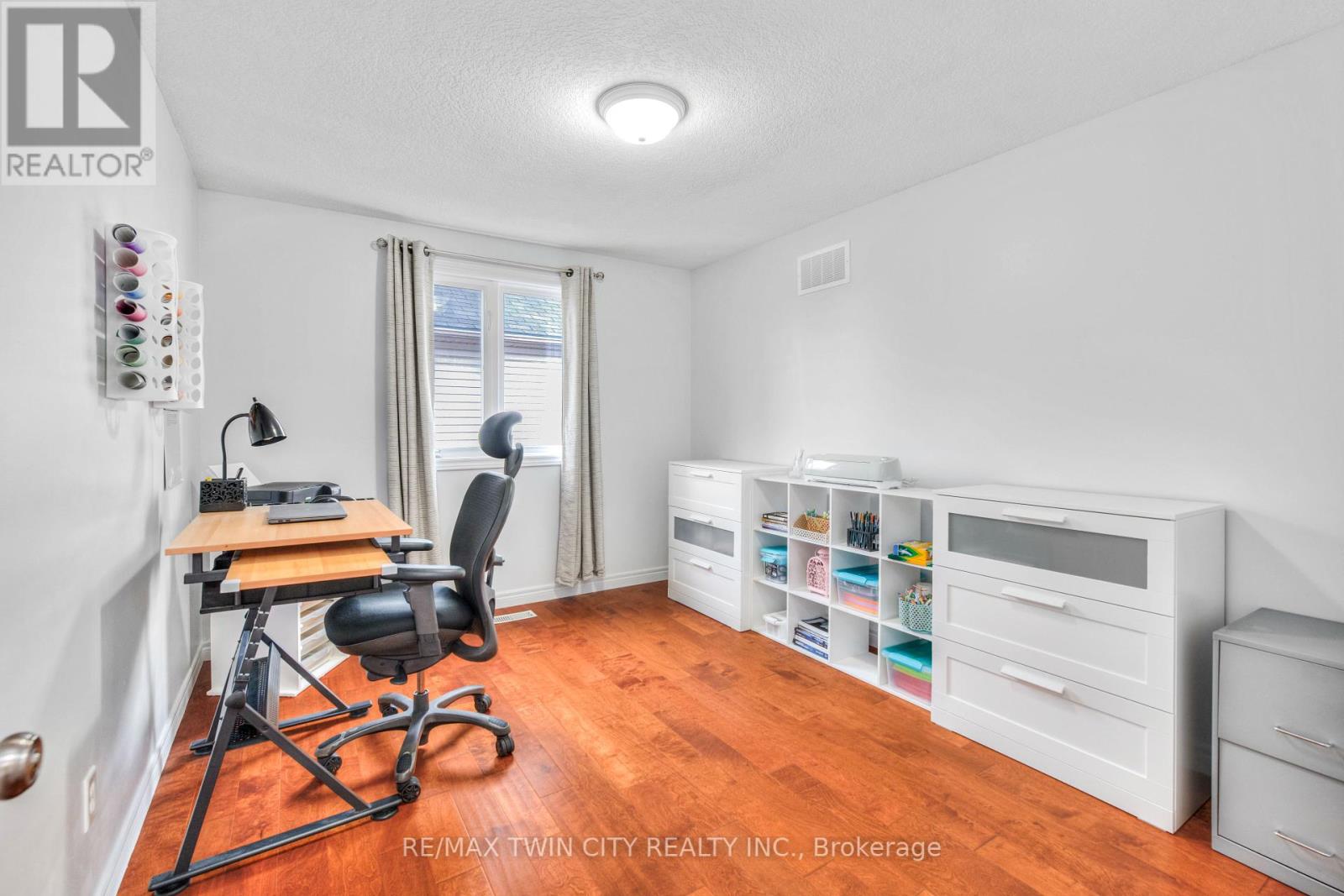 928 Manorbrook Court, Kitchener, Ontario  N2P 2Y2 - Photo 28 - X12127818