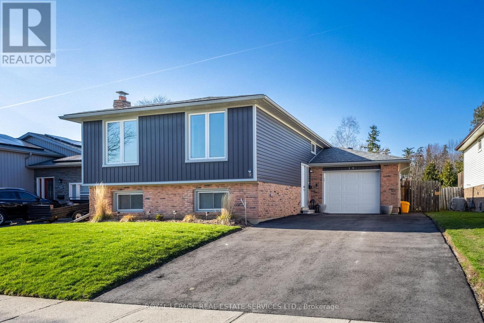 19 SOUTHGLEN ROAD, Brant, Ontario
