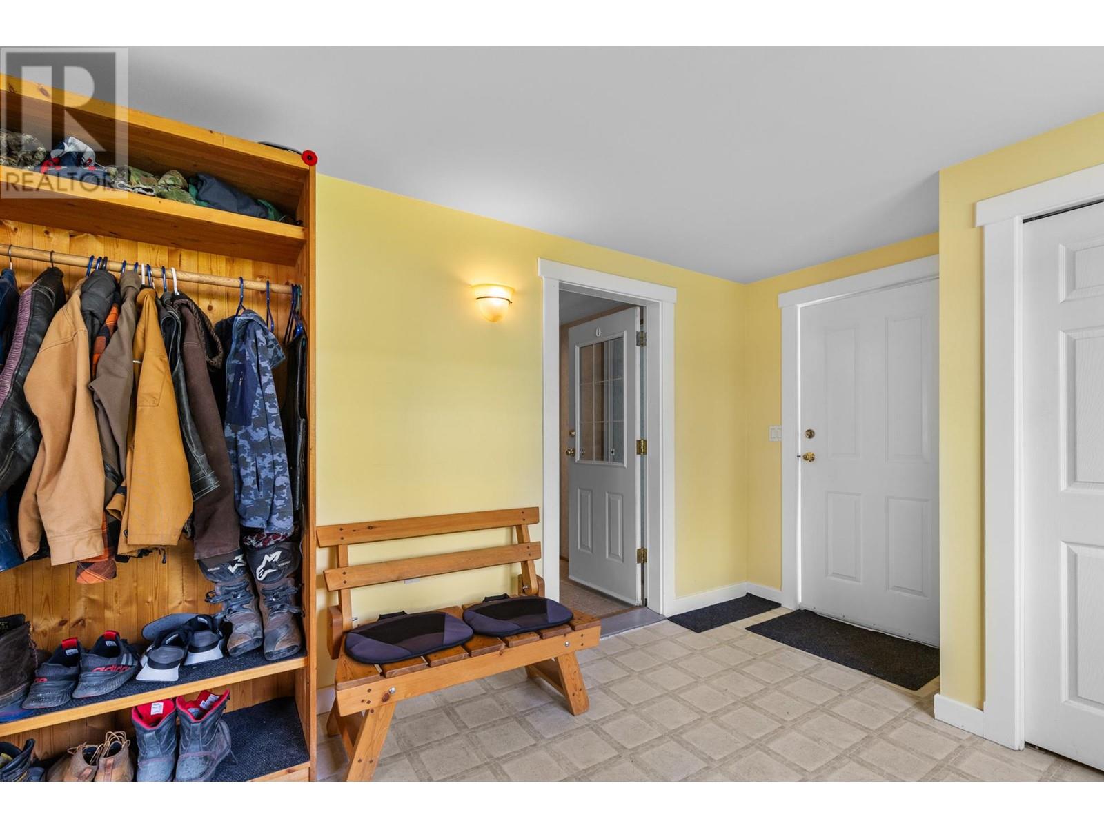 5574 Stubbs Road, Lake Country, British Columbia  V4V 1N1 - Photo 16 - 10350192