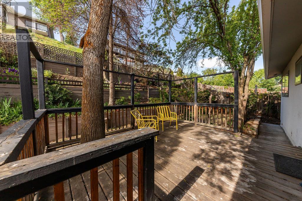 255 Greenstone Drive, Kamloops, BC V2C1N6