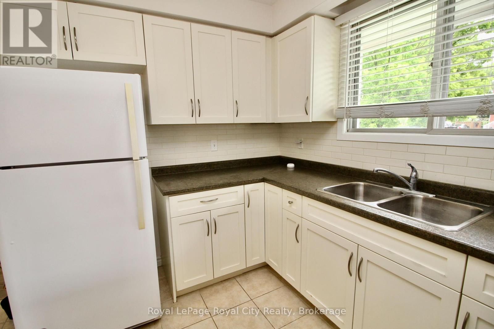 188 Alma Street N, Guelph, Ontario  N1H 5X5 - Photo 5 - X12185740