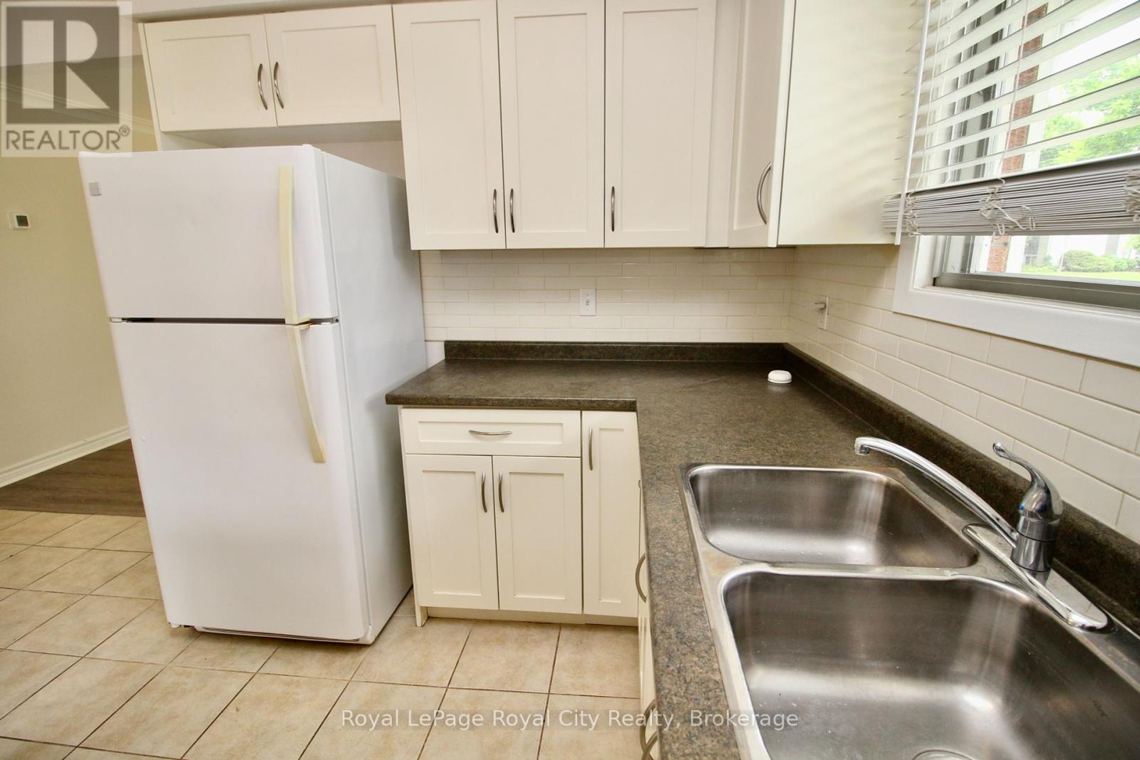 188 Alma Street N, Guelph, Ontario  N1H 5X5 - Photo 7 - X12185740
