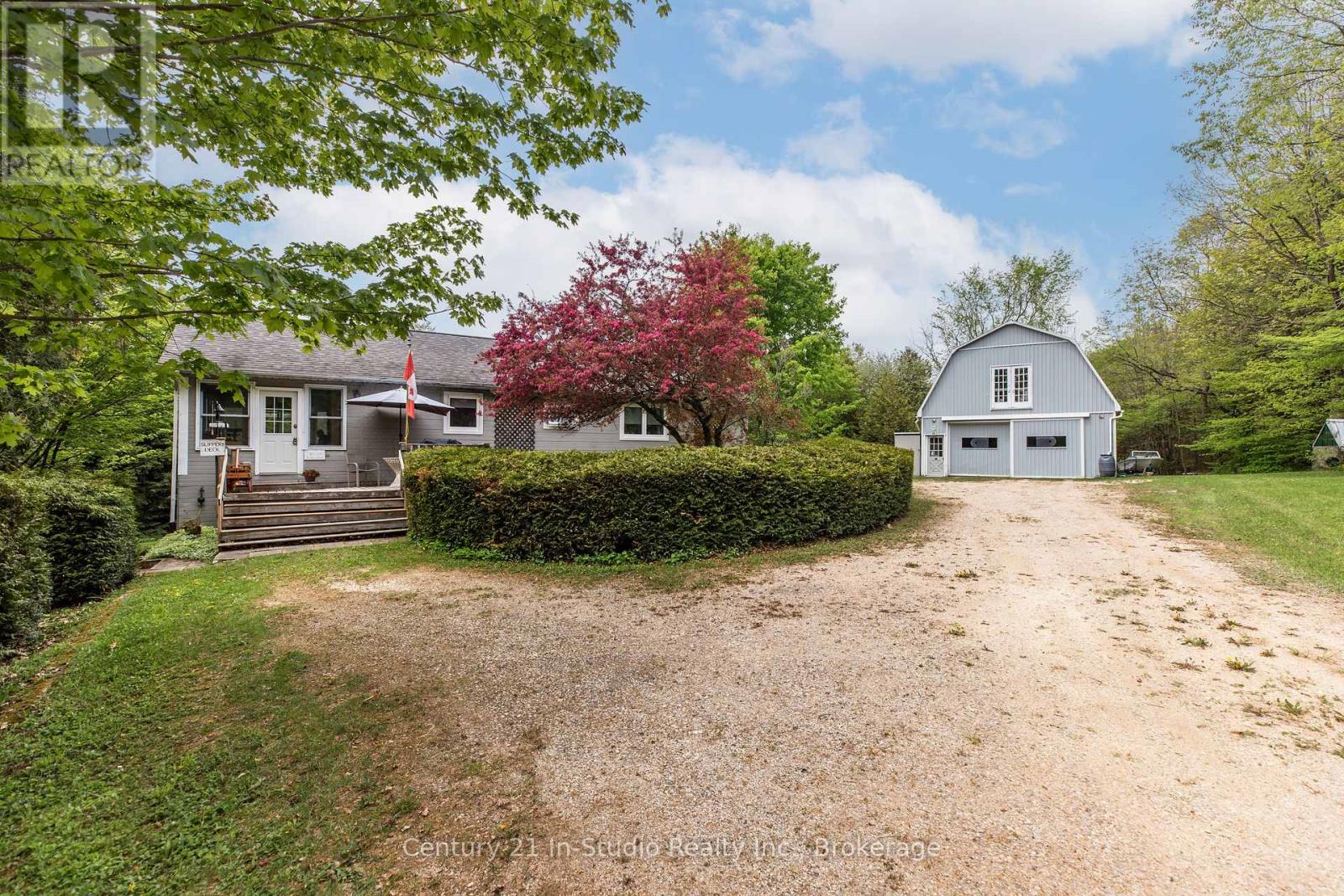 305207 South Line A, Grey Highlands, Ontario  N0C 1K0 - Photo 2 - X12185834