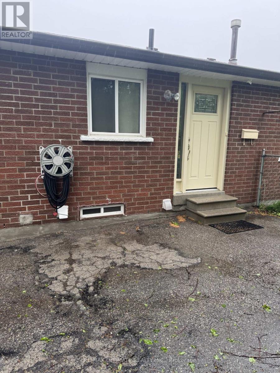 27 Brisbourne Grove, Toronto, Ontario  M1B 1P2 - Photo 9 - E12178923