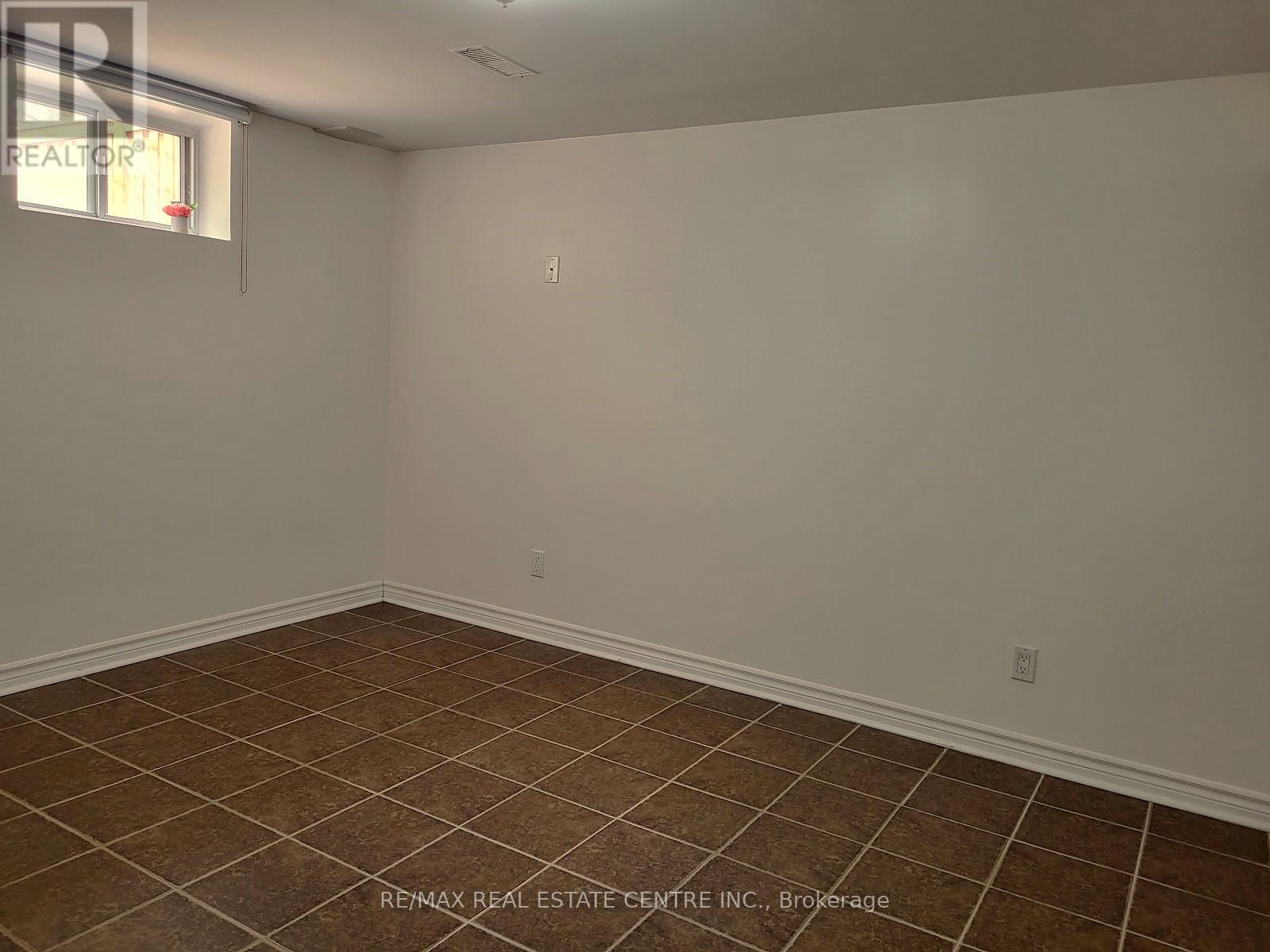 22 Hollister Road, Toronto, Ontario  M9C 4M7 - Photo 7 - W12176253