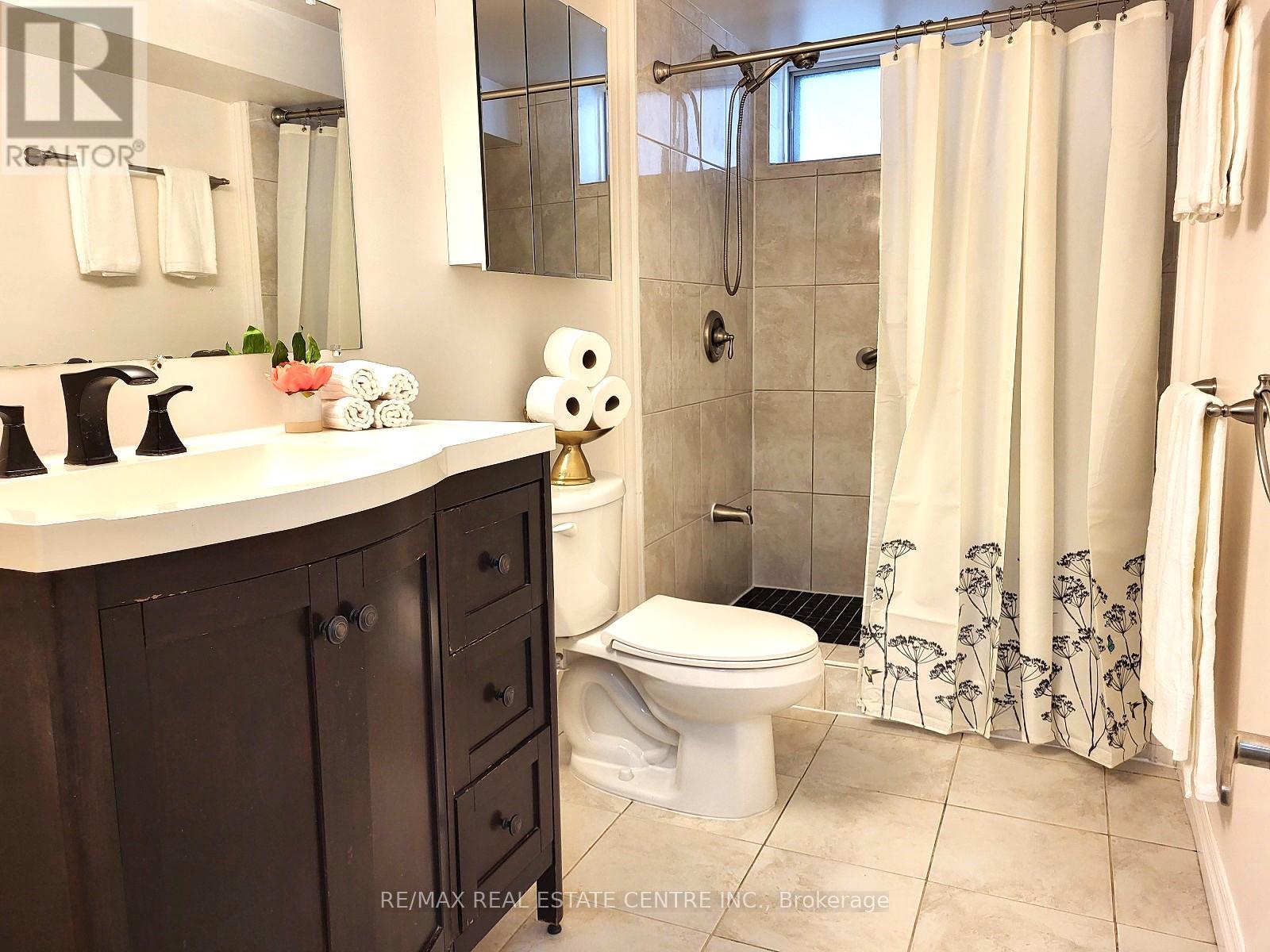 22 Hollister Road, Toronto, Ontario  M9C 4M7 - Photo 9 - W12176253