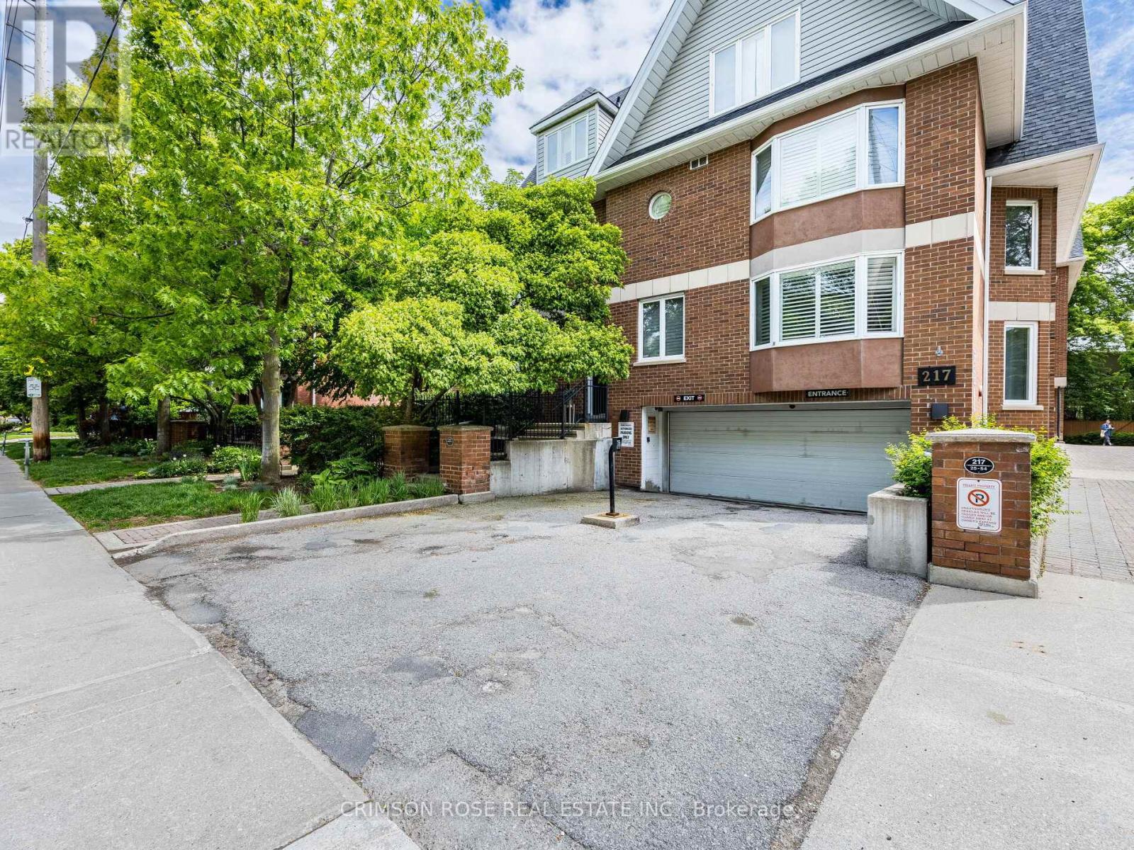8 - 217 ST GEORGE STREET, Toronto, Ontario