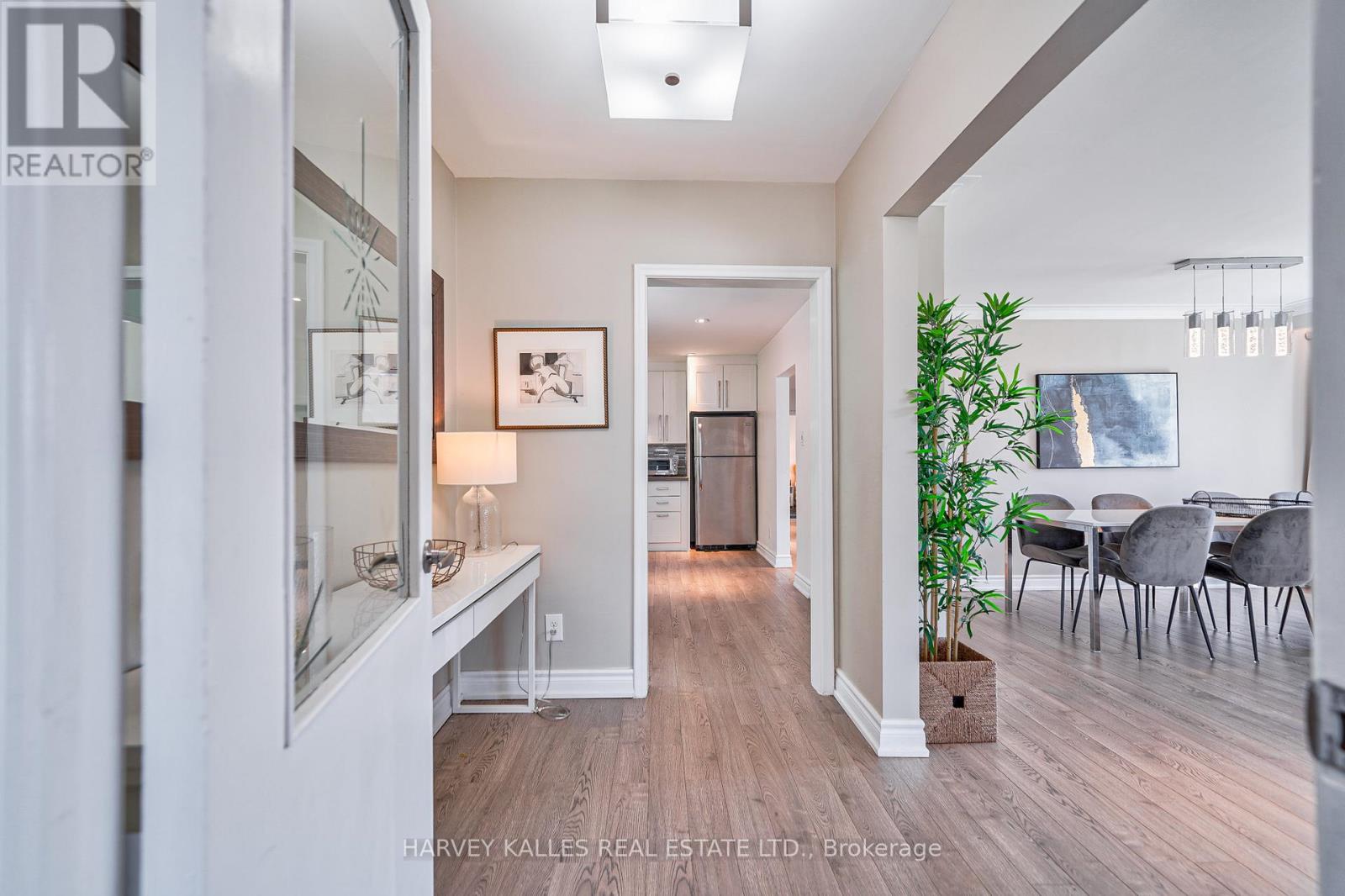 Main - 215 Searle Avenue, Toronto, Ontario  M3H 4B6 - Photo 6 - C12185824