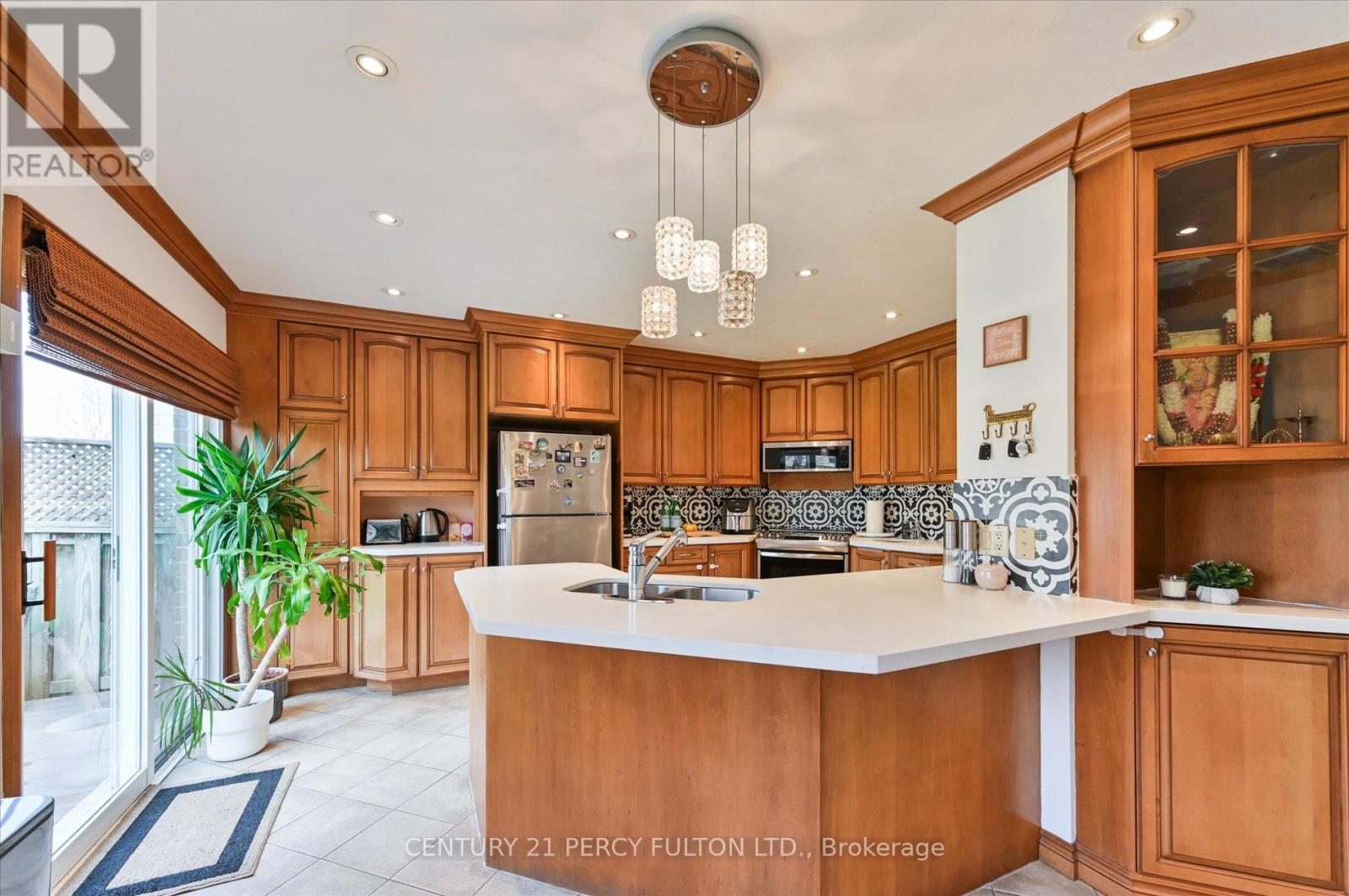 16 Andrea Road, Ajax, Ontario  L1S 3V7 - Photo 8 - E12185761