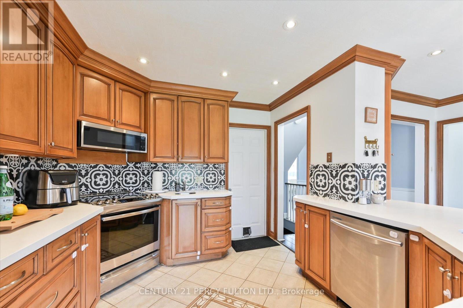 16 Andrea Road, Ajax, Ontario  L1S 3V7 - Photo 9 - E12185761