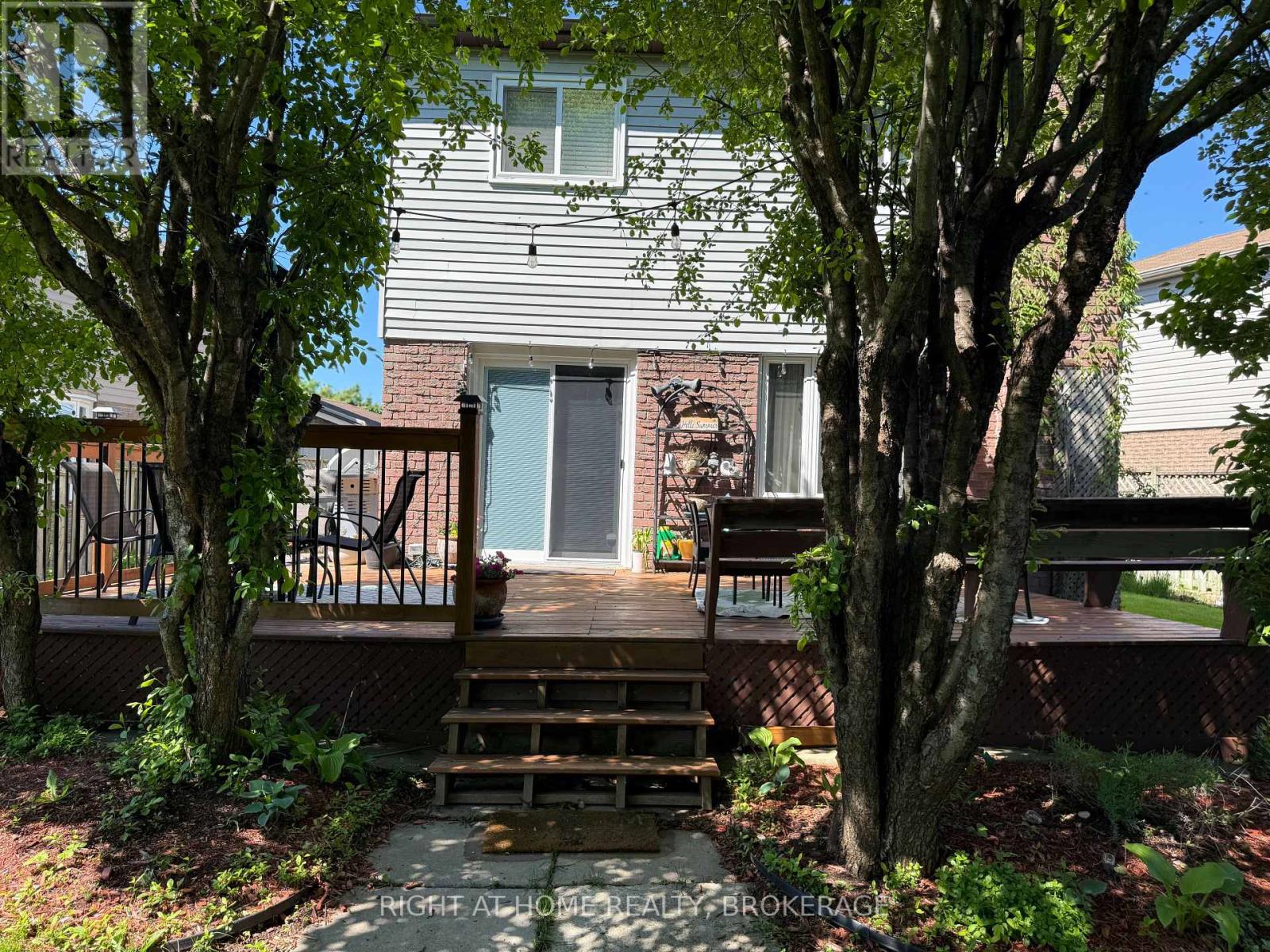 11 Eberlee Court, Whitby (Blue Grass Meadows), Ontario  L1N 8C9 - Photo 36 - E12185856