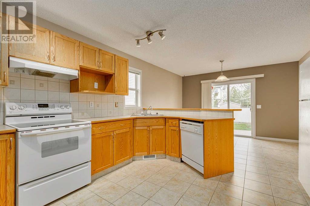 157 West Lakeview Crescent, Chestermere, Alberta  T1X 1H5 - Photo 6 - A2199564