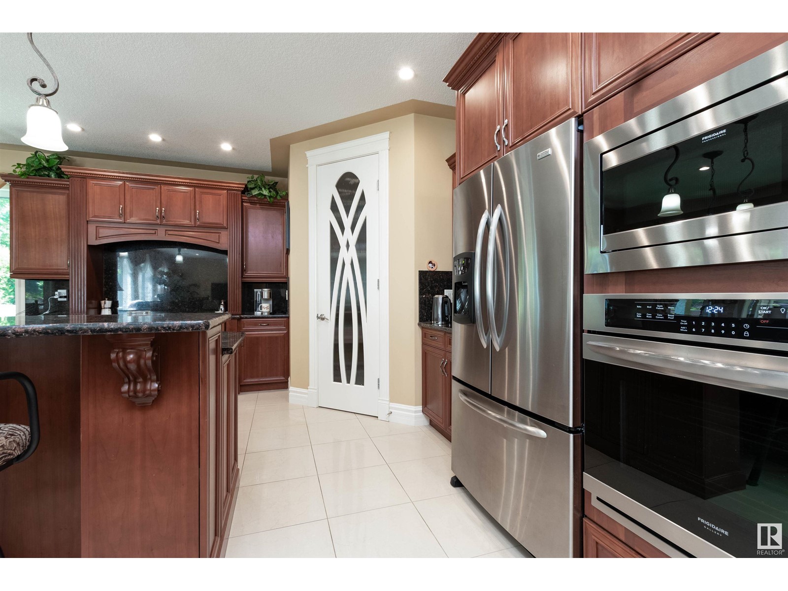 Property at #392 52304 RGE ROAD 233 image 4