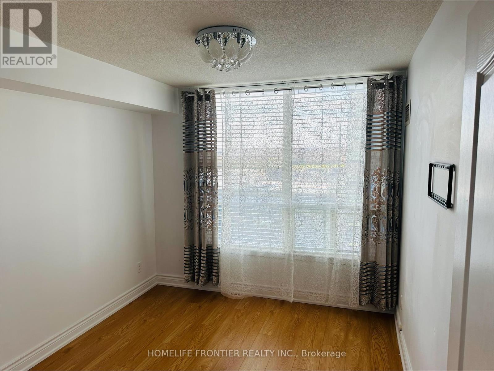 805 - 50 Disera Drive, Vaughan (Beverley Glen), Ontario  L4J 9E9 - Photo 12 - N12185788