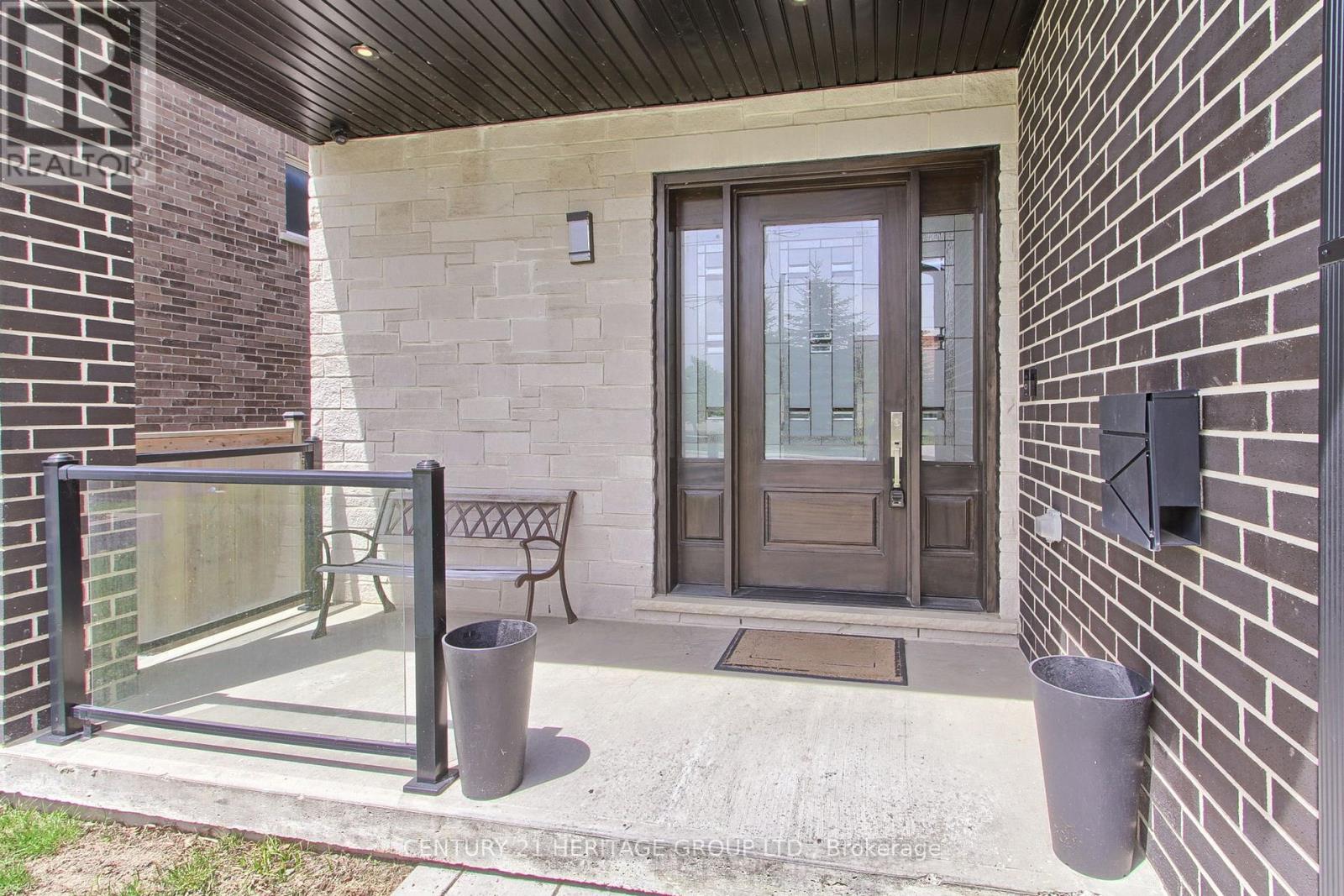 148 Church Street, Georgina, Ontario  L4P 1J5 - Photo 3 - N12185844