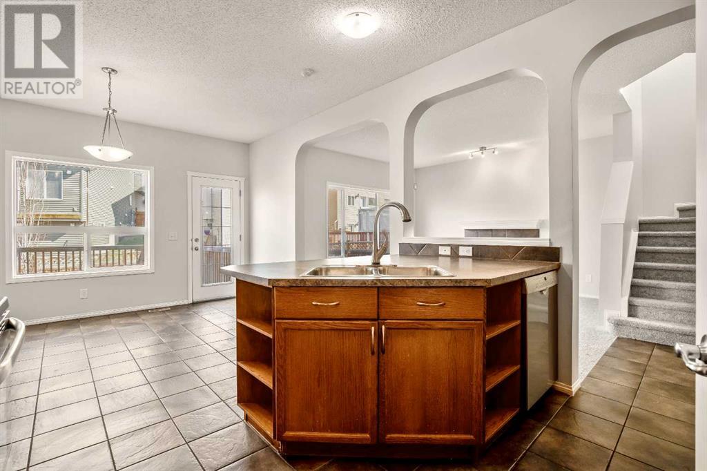 76 Saddleland Way Ne, Calgary, Alberta  T3J 5J3 - Photo 5 - A2213643
