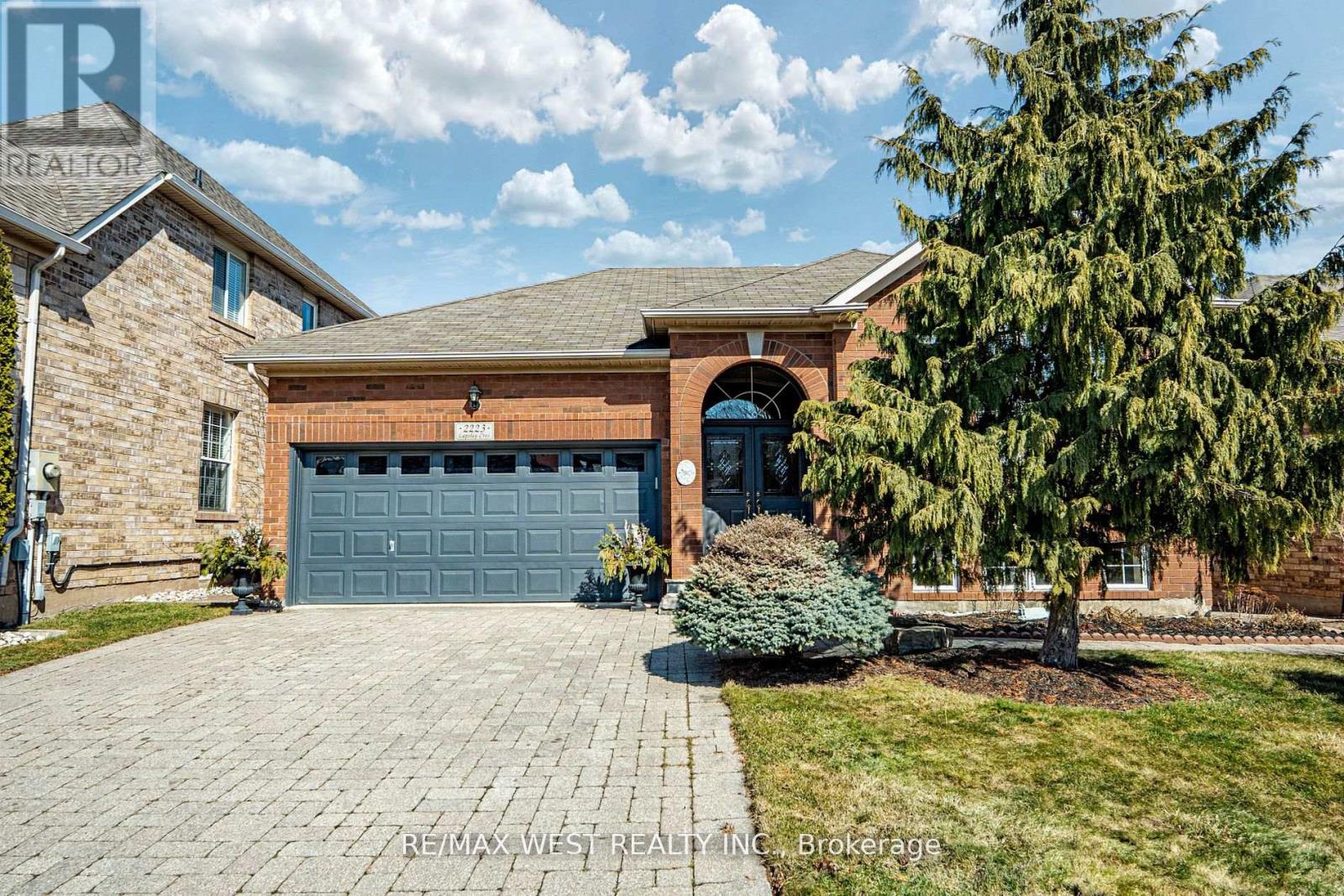 2223 LAPSLEY CRESCENT, Oakville, Ontario