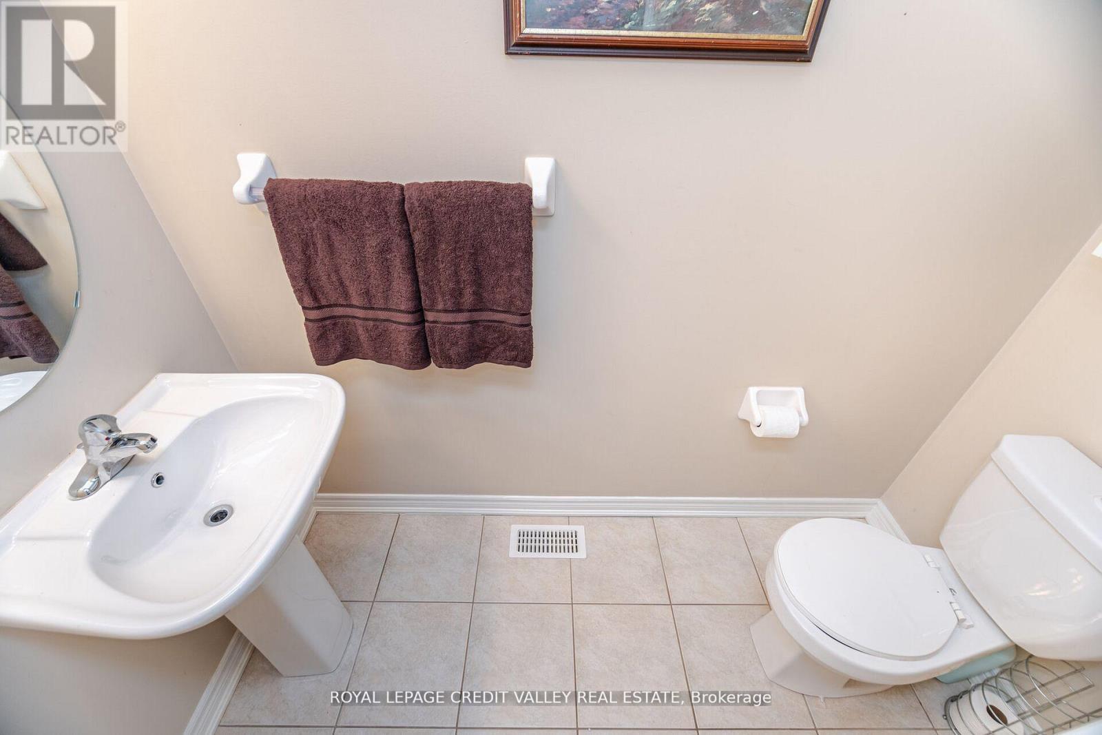 20 Cedarbrook Road, Brampton (Sandringham-Wellington), Ontario  L6R 0W9 - Photo 7 - W12185800