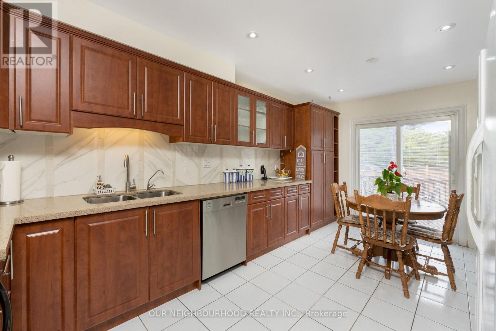 10 Wildberry Crescent, Brampton (Sandringham-Wellington), Ontario  L6R 1M7 - Photo 10 - W12185826