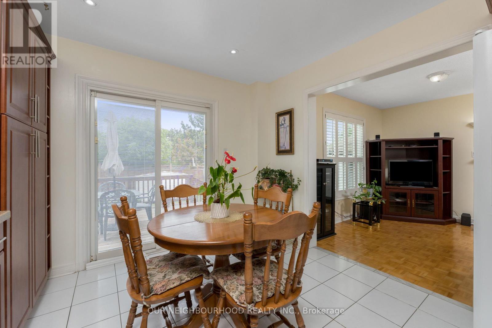 10 Wildberry Crescent, Brampton (Sandringham-Wellington), Ontario  L6R 1M7 - Photo 11 - W12185826