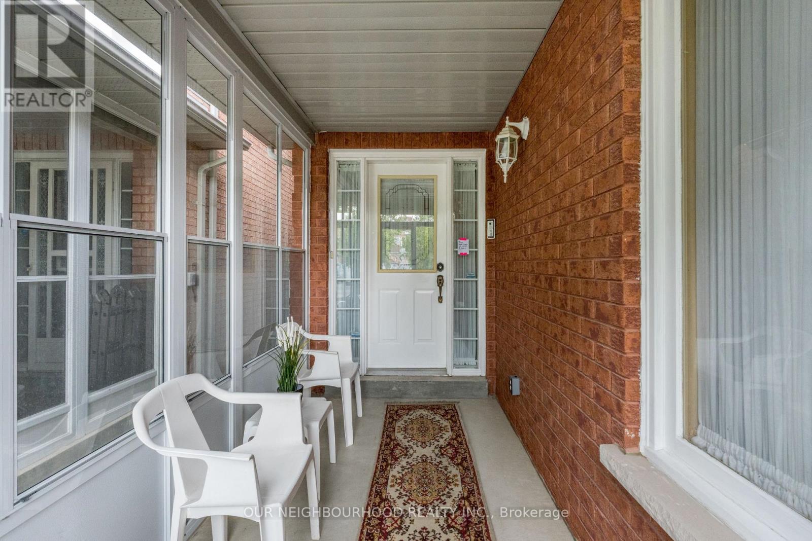 10 Wildberry Crescent, Brampton (Sandringham-Wellington), Ontario  L6R 1M7 - Photo 3 - W12185826