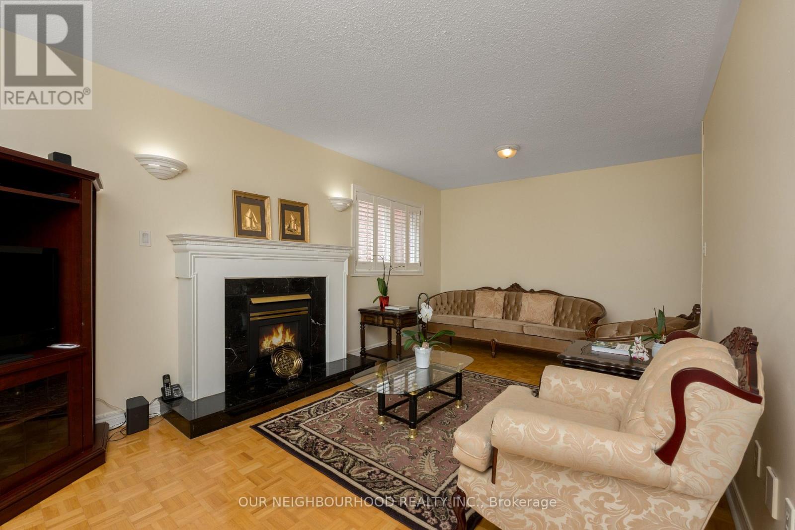 10 Wildberry Crescent, Brampton (Sandringham-Wellington), Ontario  L6R 1M7 - Photo 8 - W12185826