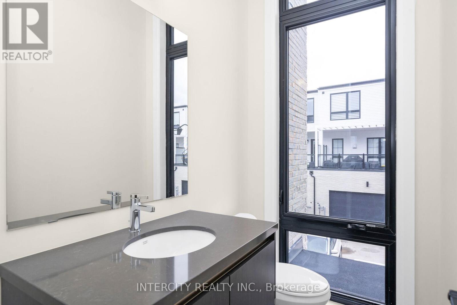 2 - 138 East Street, Oakville, Ontario  L6L 0H9 - Photo 17 - W12185838