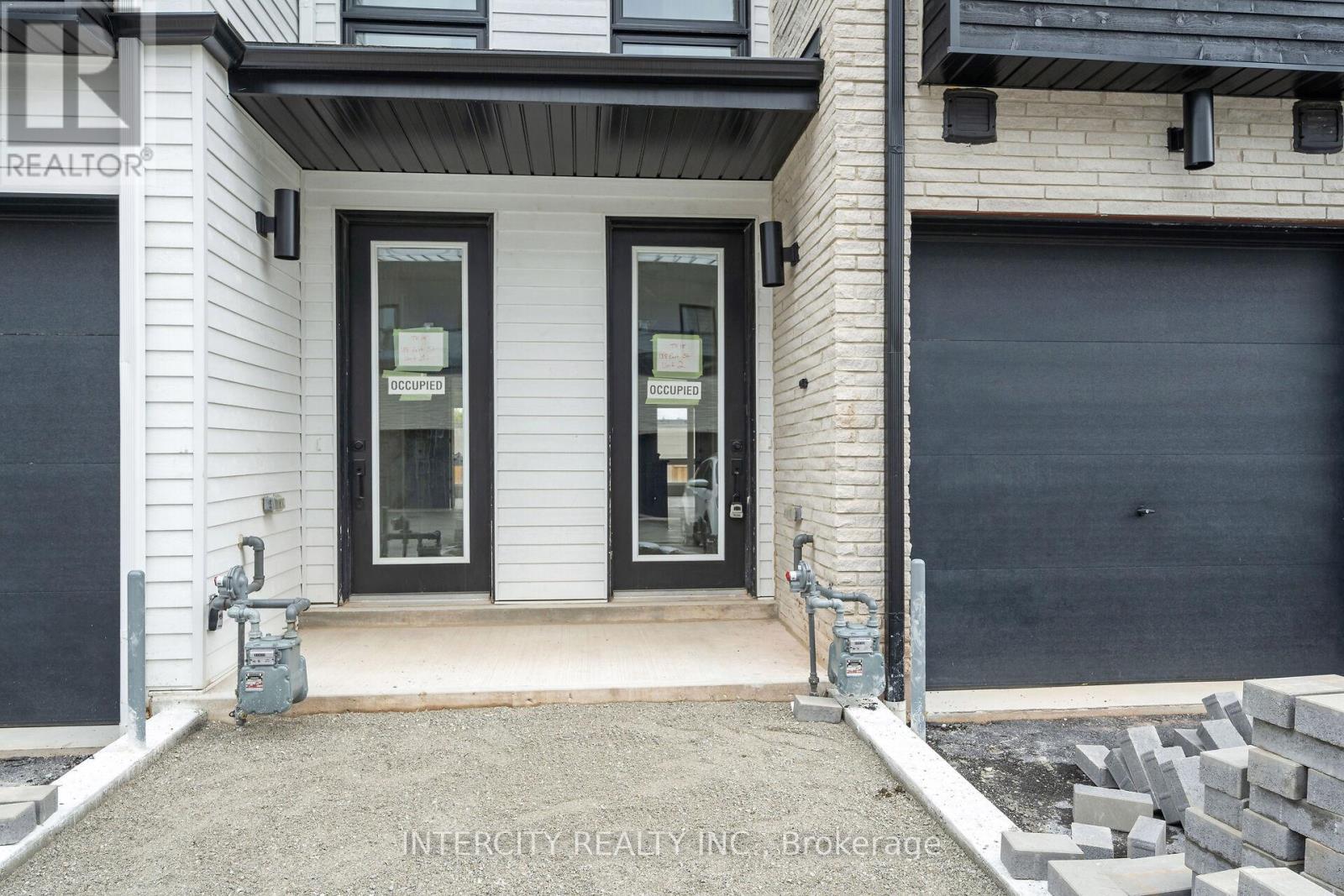 2 - 138 East Street, Oakville, Ontario  L6L 0H9 - Photo 2 - W12185838