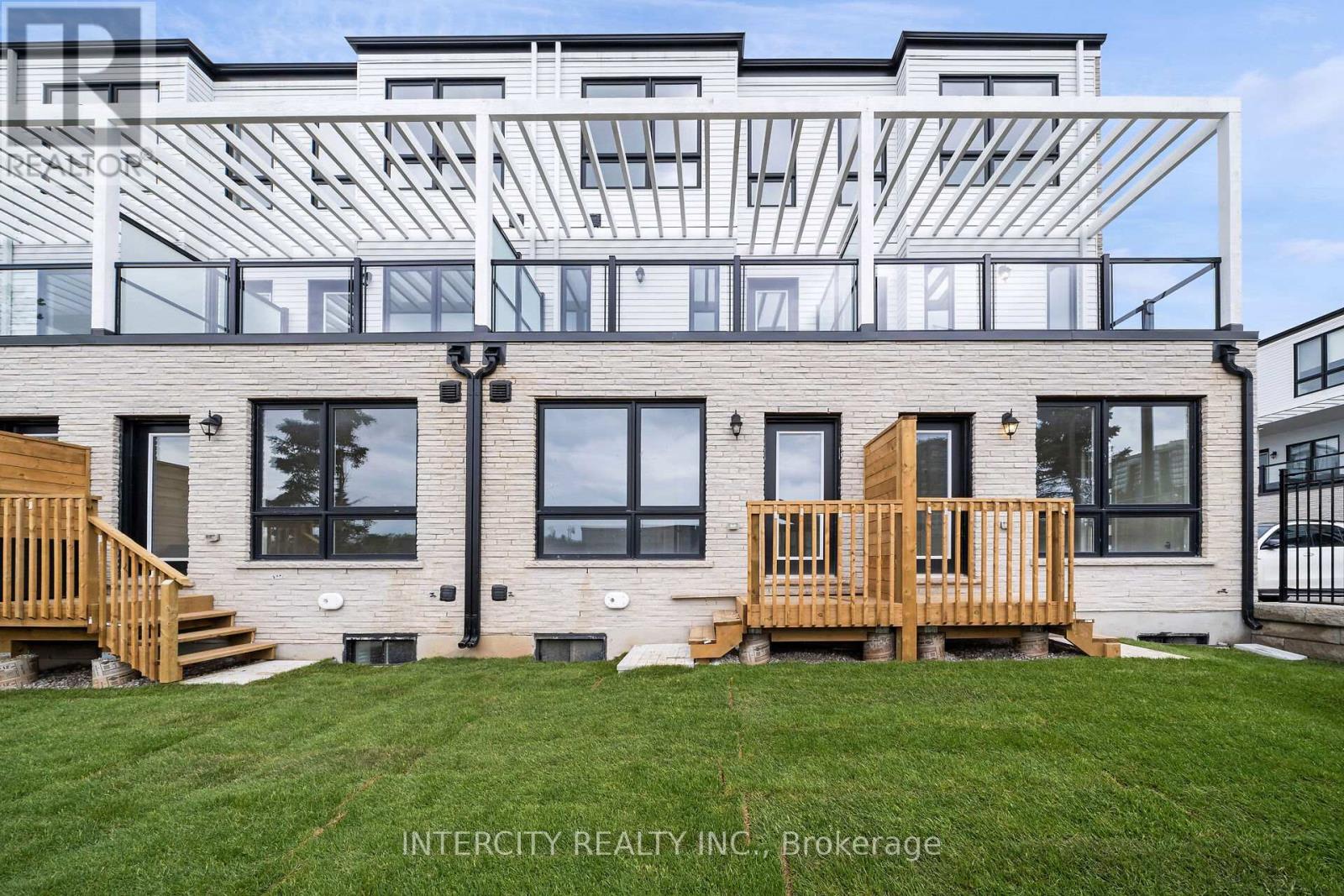 2 - 138 East Street, Oakville, Ontario  L6L 0H9 - Photo 34 - W12185838