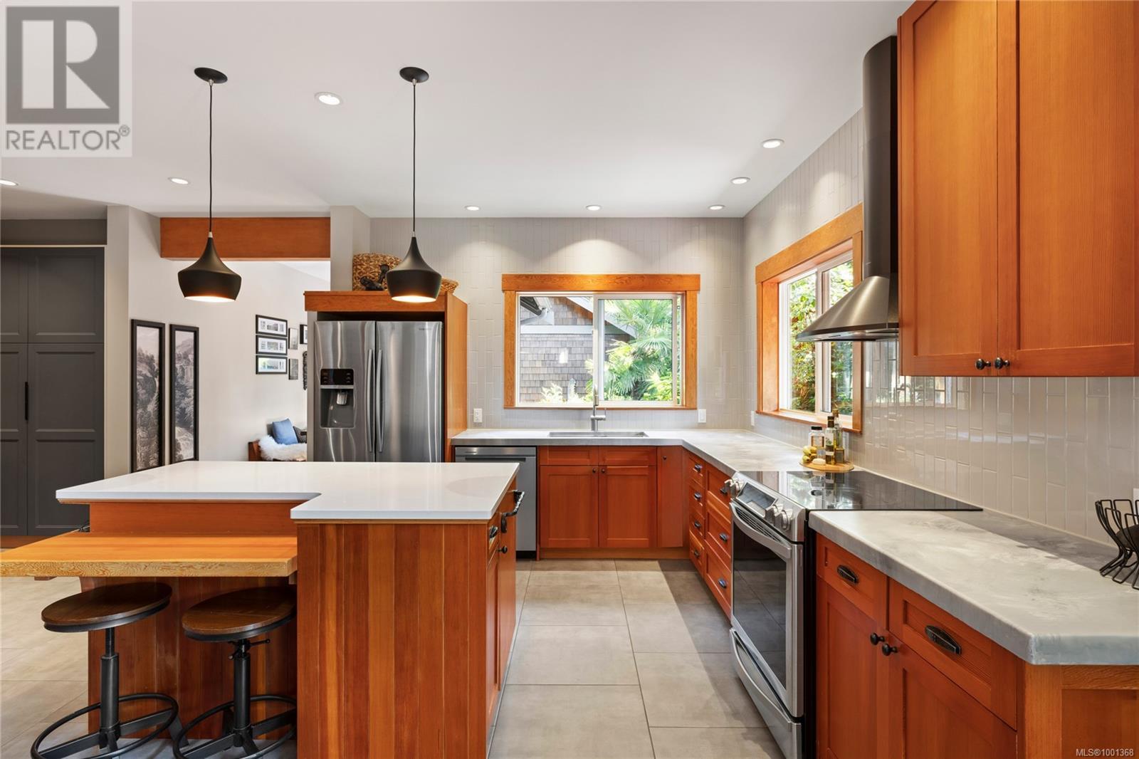 Property at 2060 Bel Oak Dr image 2