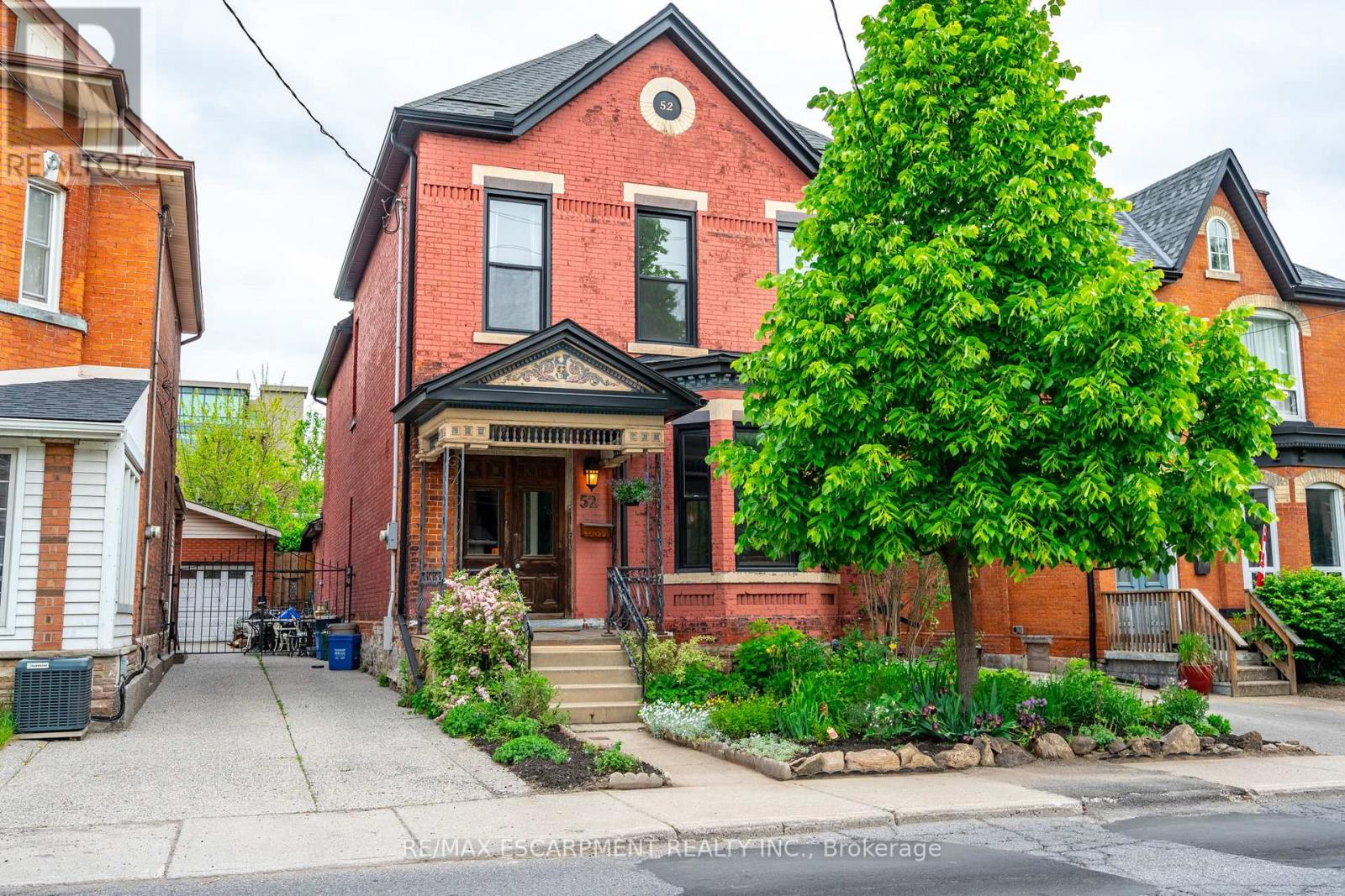 Property at 52 BARTON STREET W image 1