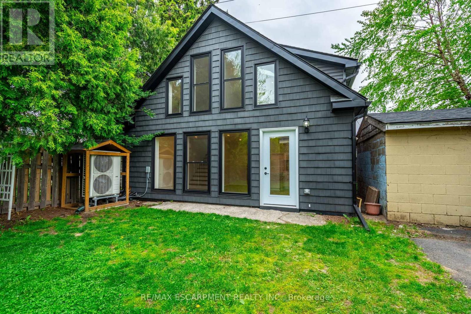 Property at 52 BARTON STREET W image 2