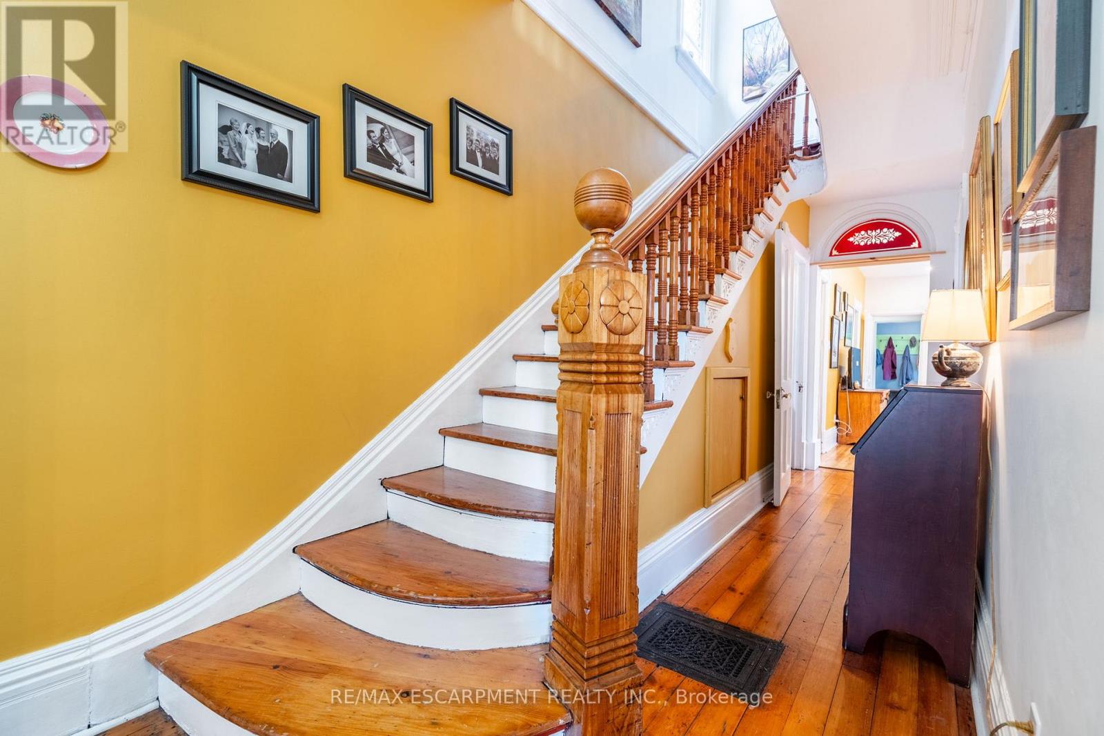 Property at 52 BARTON STREET W image 5
