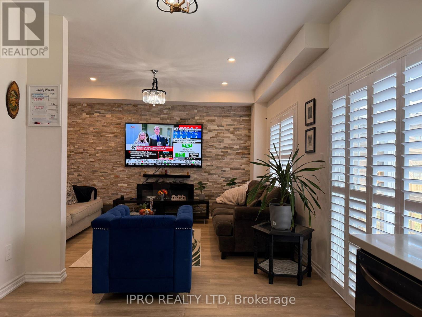 8 Whitton Drive, Brant (Paris), Ontario  N3L 3E3 - Photo 14 - X12185854