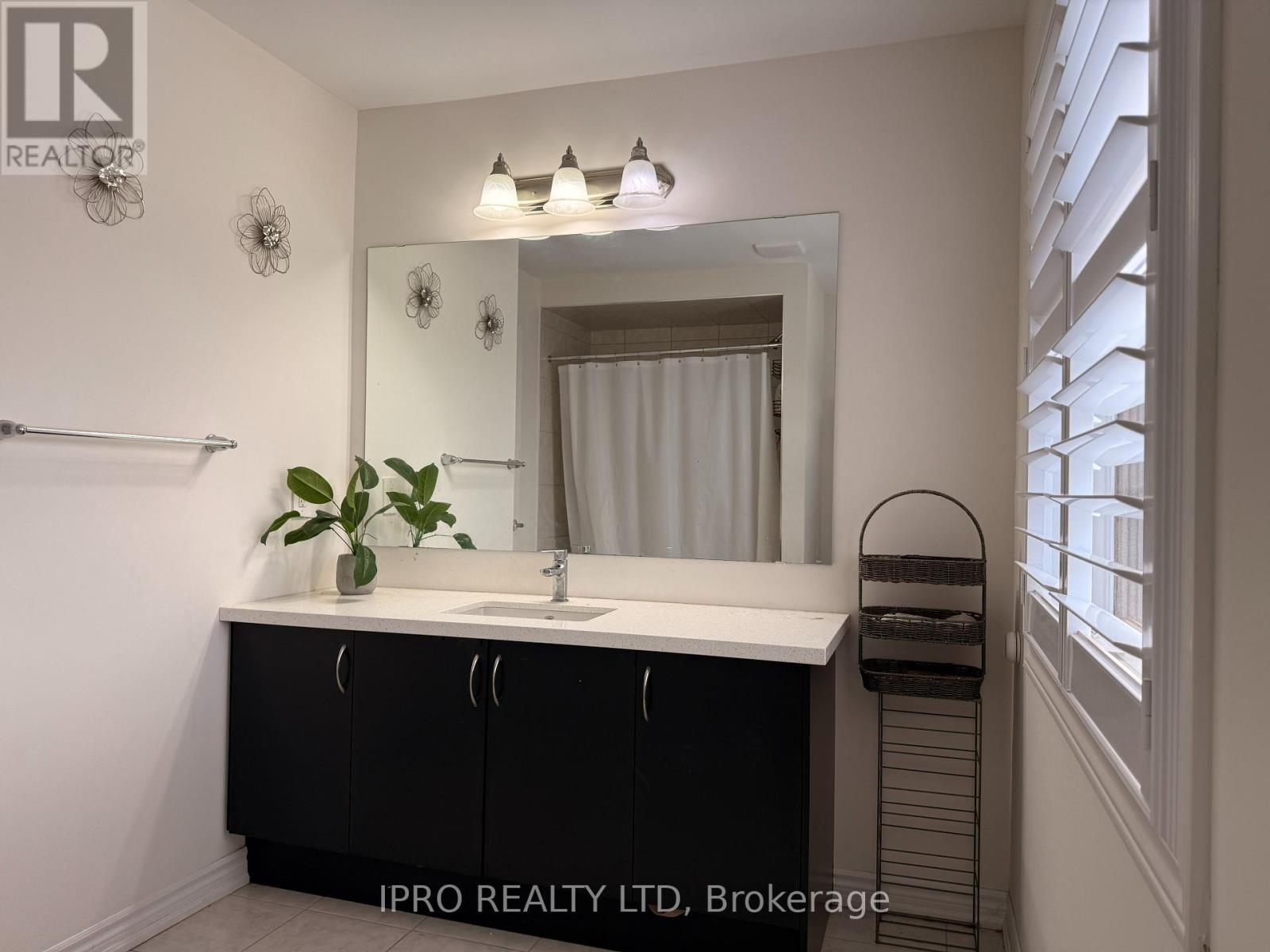 8 Whitton Drive, Brant (Paris), Ontario  N3L 3E3 - Photo 25 - X12185854