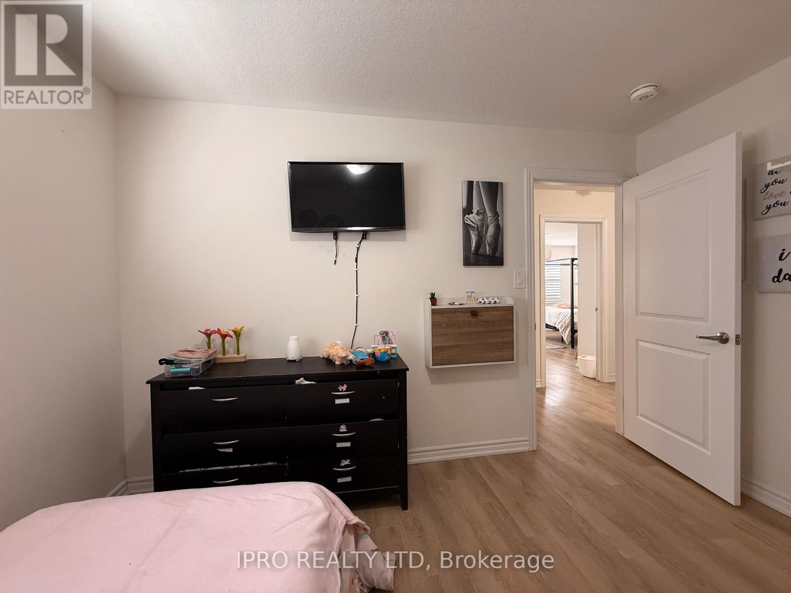 8 Whitton Drive, Brant (Paris), Ontario  N3L 3E3 - Photo 26 - X12185854